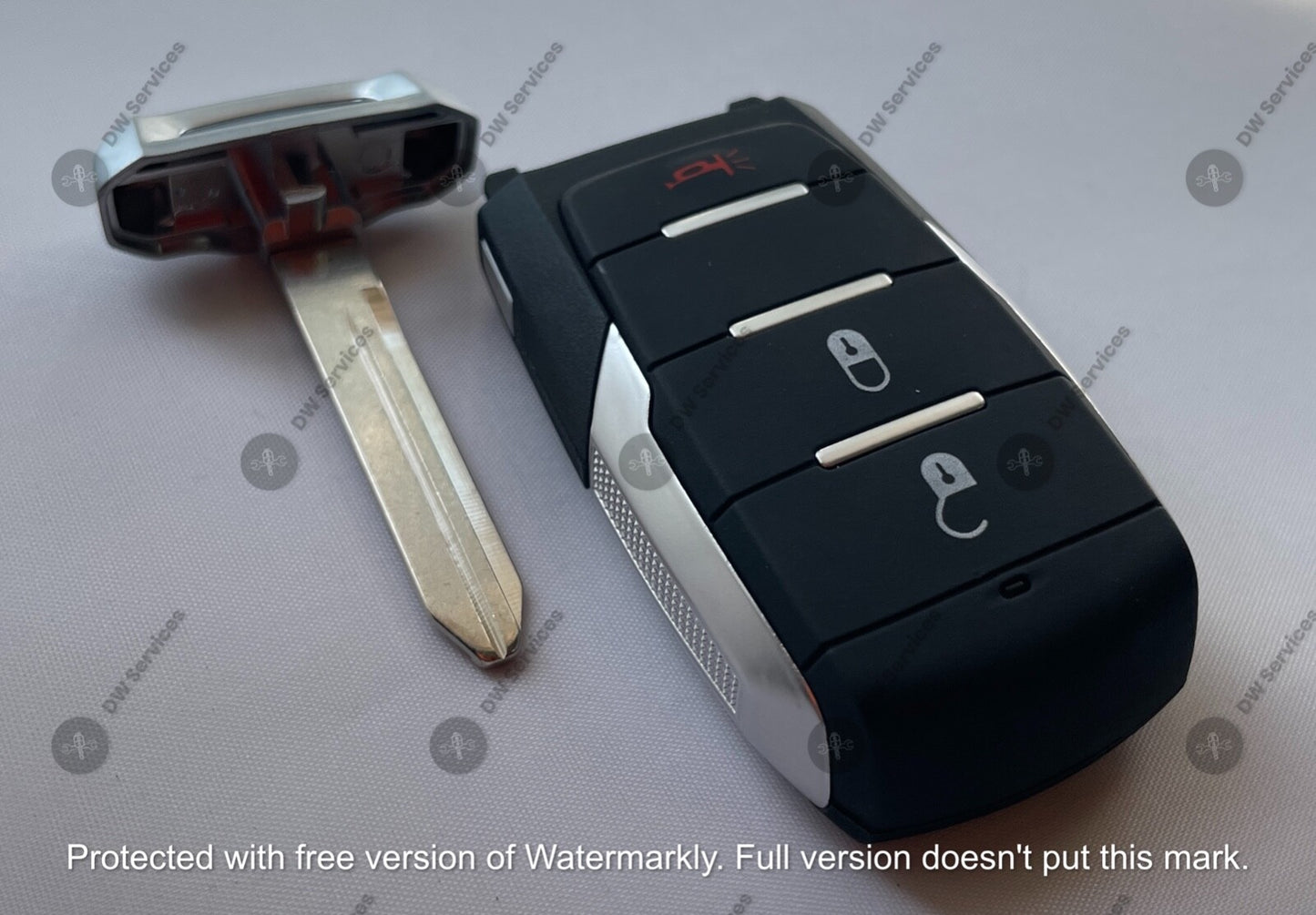 NEW! Dodge RAM 1500 3 button SMART KEY PROXIMITY REMOTE FOB OHT-4882056