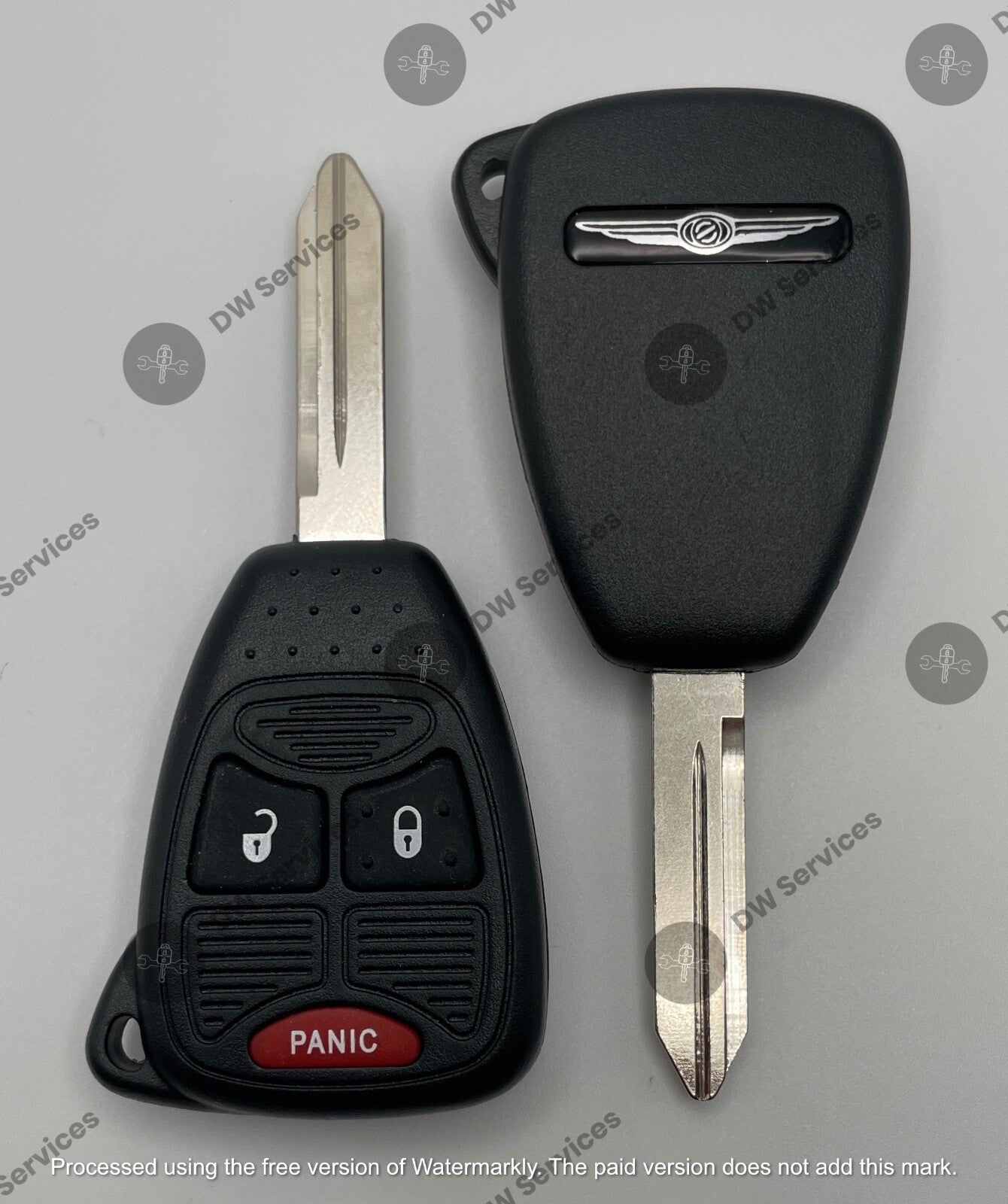 NEW! Chrysler 200/300/Aspen/PT Cruiser/Sebring remote head key FOB OHT692427AA