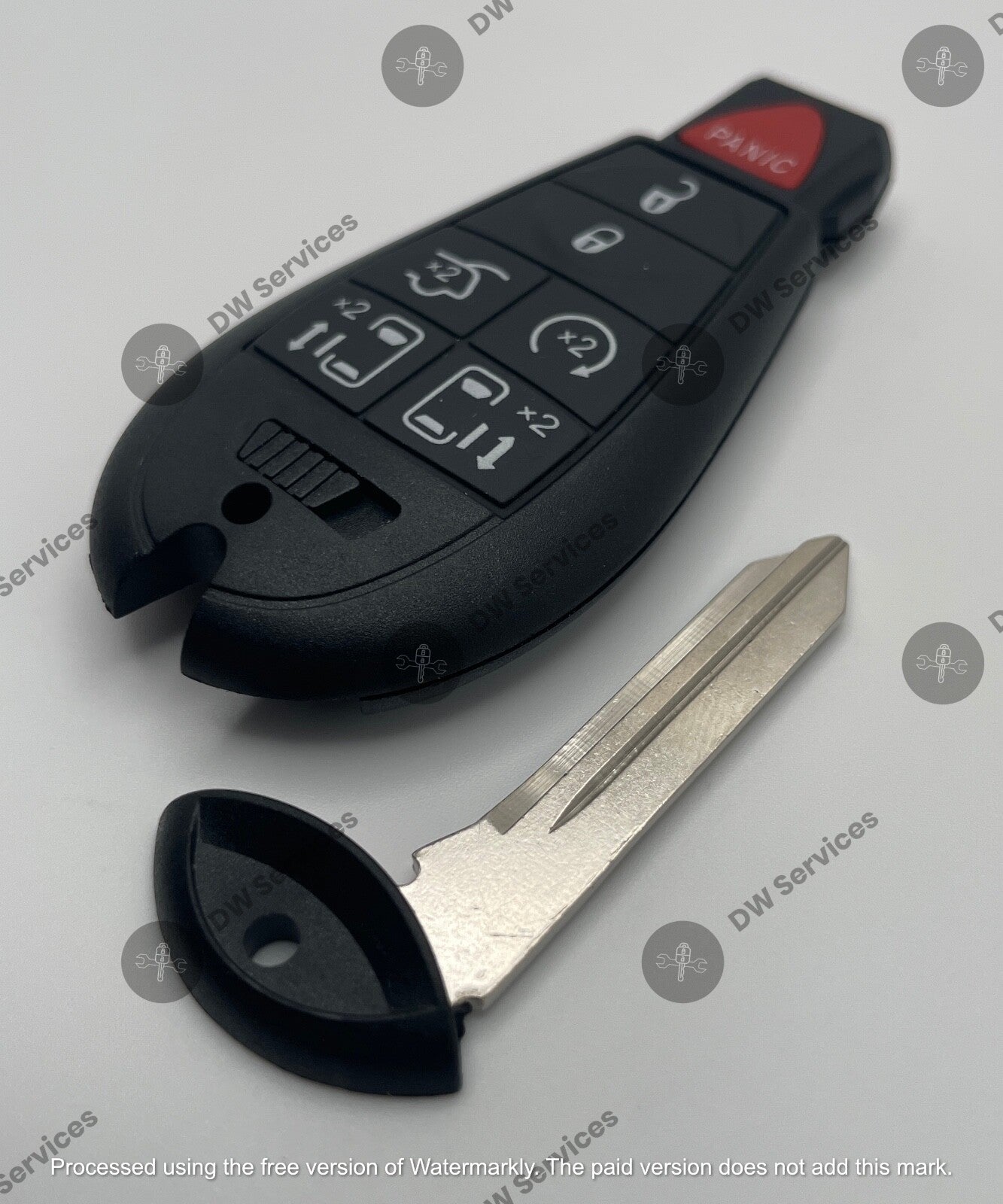 NEW! Chrysler Town & Country 2008-2016 remote key fob KEYLESS GO FOBIK IYZ-C01C