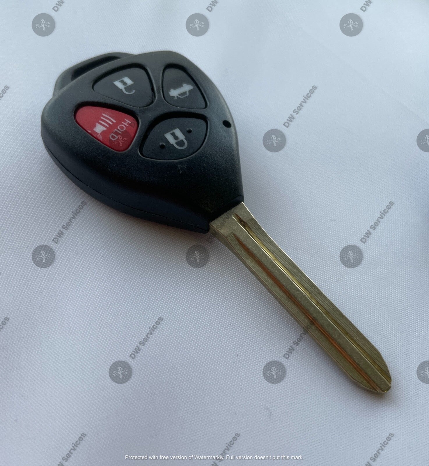 NEW! Toyota 4 button remote head key fob GQ4-29T 4D67 CHIP Avalon Corolla