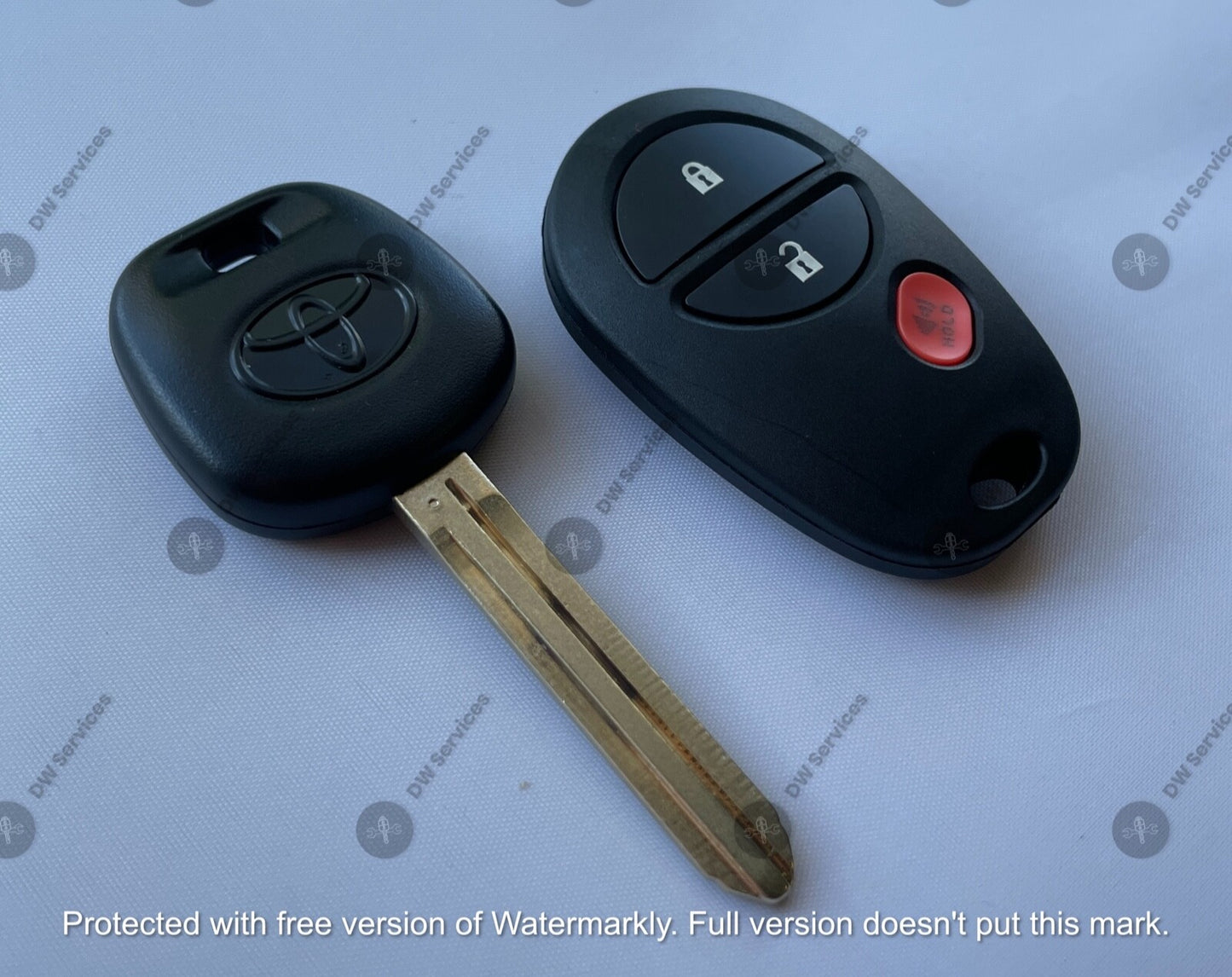 NEW! Toyota keyless entry remote FOB GQ43VT20T & Transponder KEY 4D67 DOT