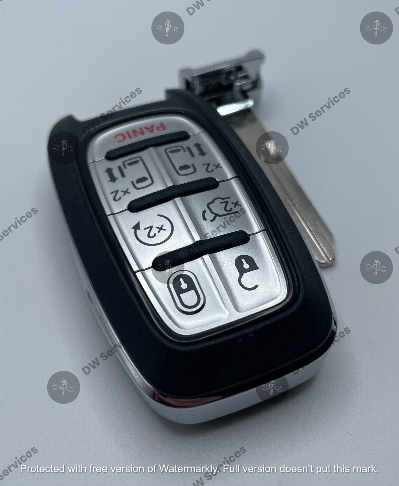 NEW! GENUINE OEM Chrysler Pacifica / Voyager SMART key PROX remote M3N-97395900