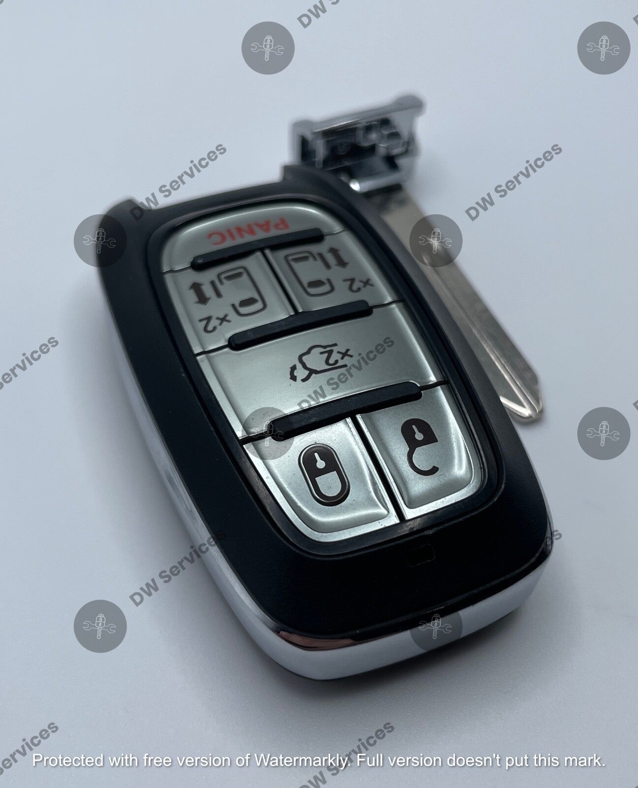 NEW! GENUINE OEM Chrysler Pacifica / Voyager  SMART key PROX remote M3N-97395900