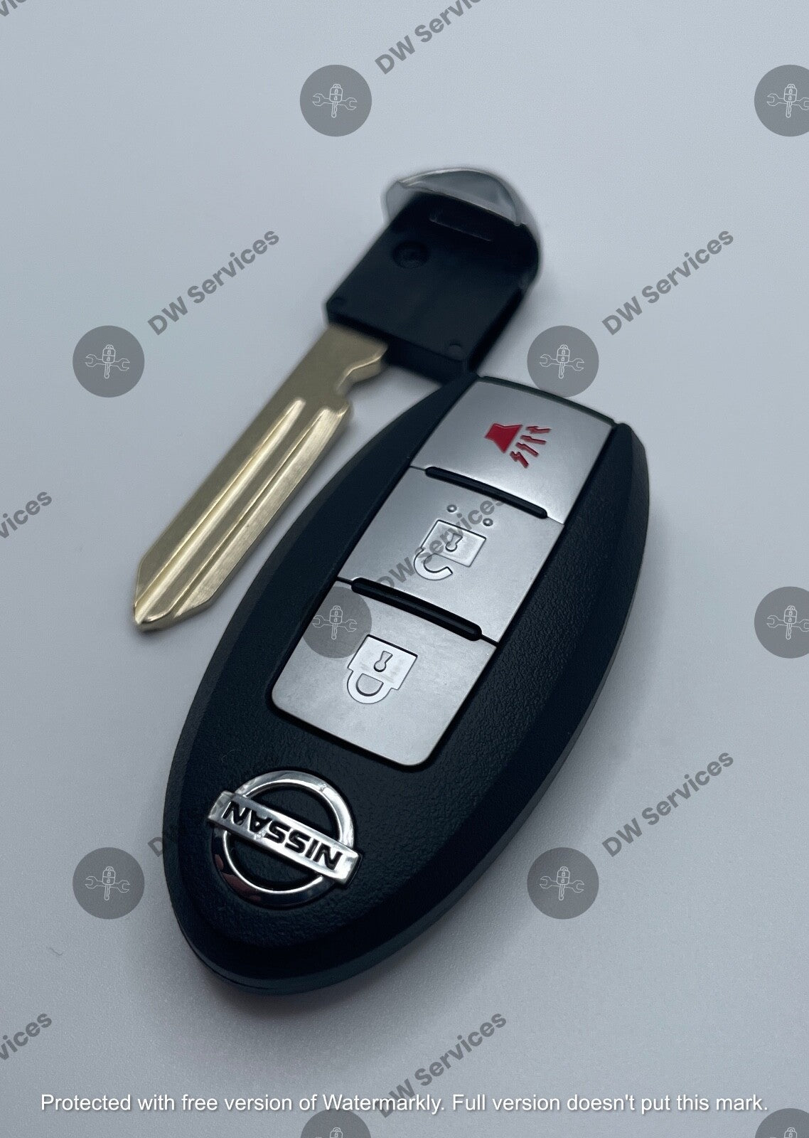 NEW! Nissan 3-button Proximity remote SMART key CWTWB1U808 Cube Juke Quest Versa