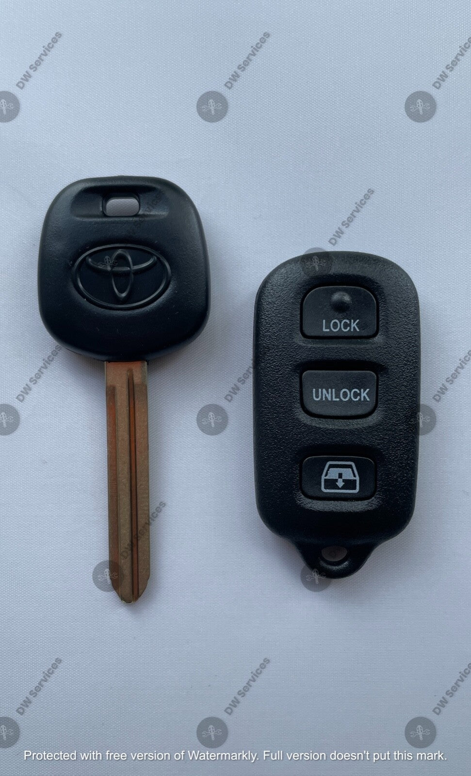 NEW! Toyota keyless entry remote FOB HYQ12BBX & Transponder KEY 4C Sequoia 4RUNN