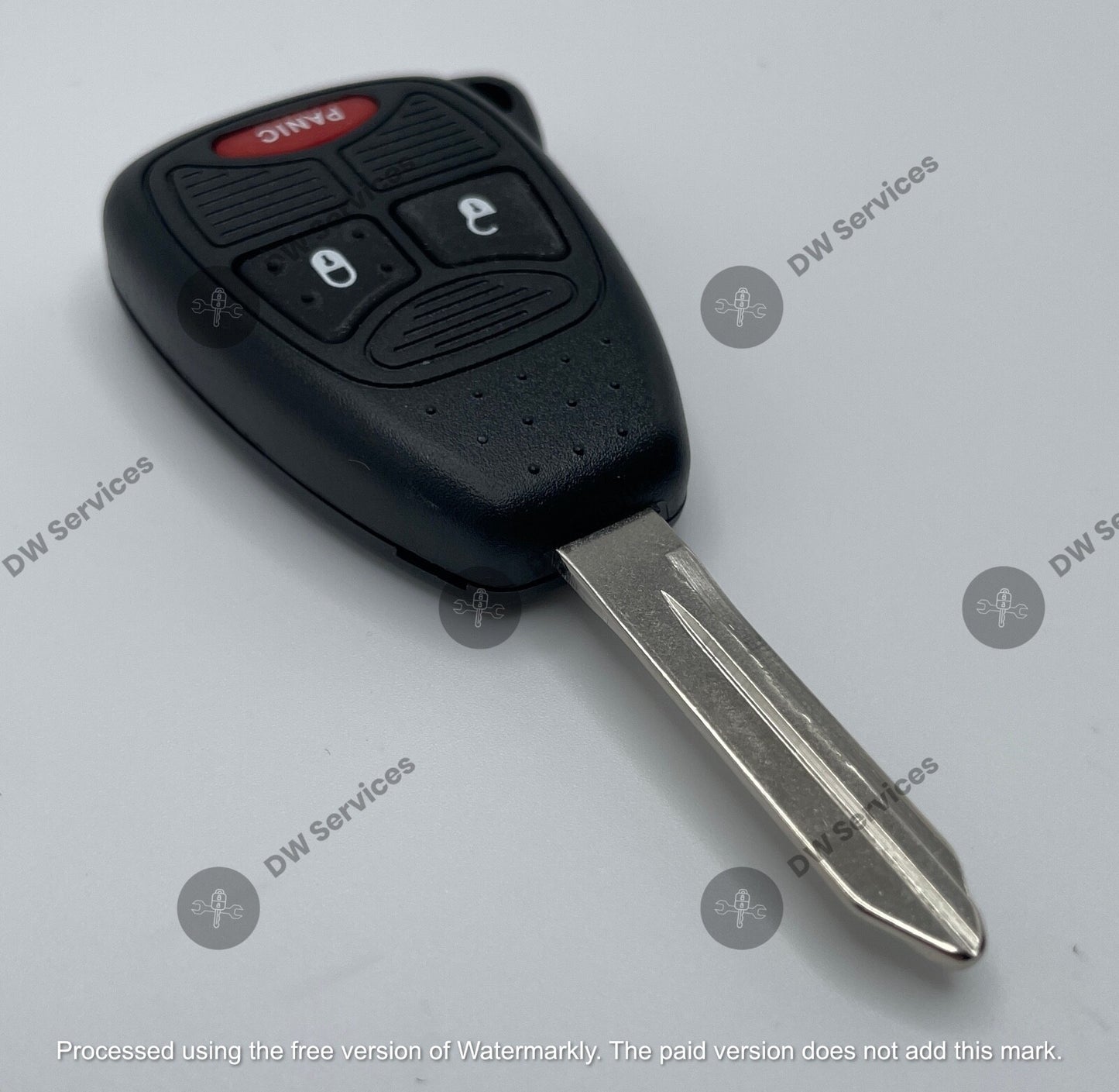 NEW! Chrysler 200/300/Aspen/PT Cruiser/Sebring remote head key FOB OHT692427AA