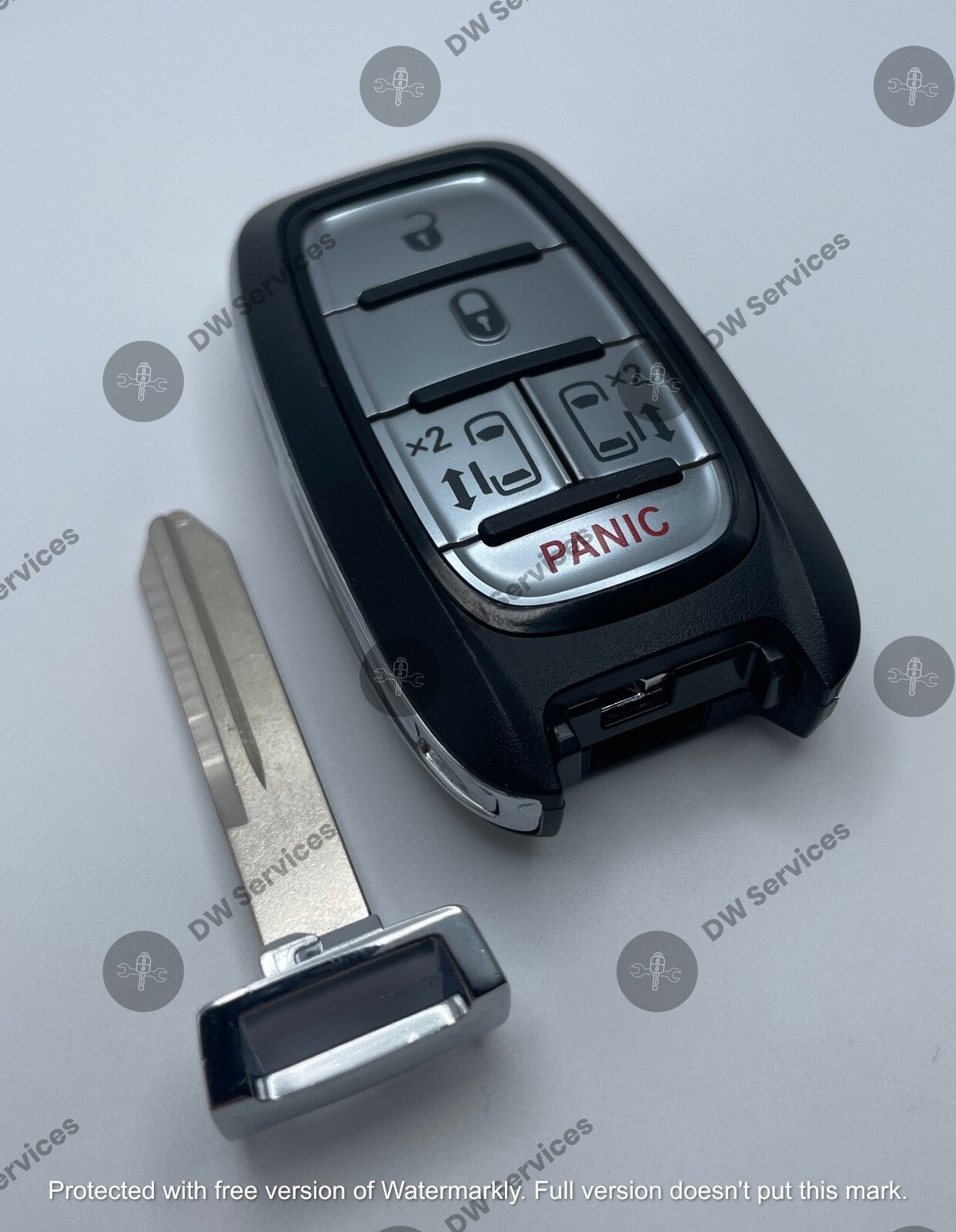 NEW! GENUINE OEM Chrysler Pacifica / Voyager SMART key PROX remote M3N-97395900