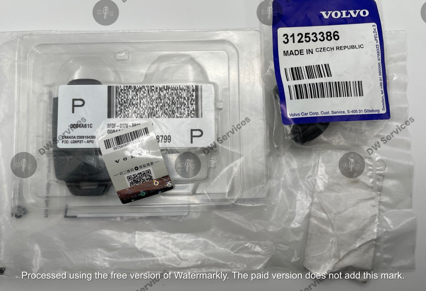 NEW! Genuine OEM VOLVO Remote flip Key FOB LQNP2T-APU S60 S80 XC90 V70 XC70 XC90