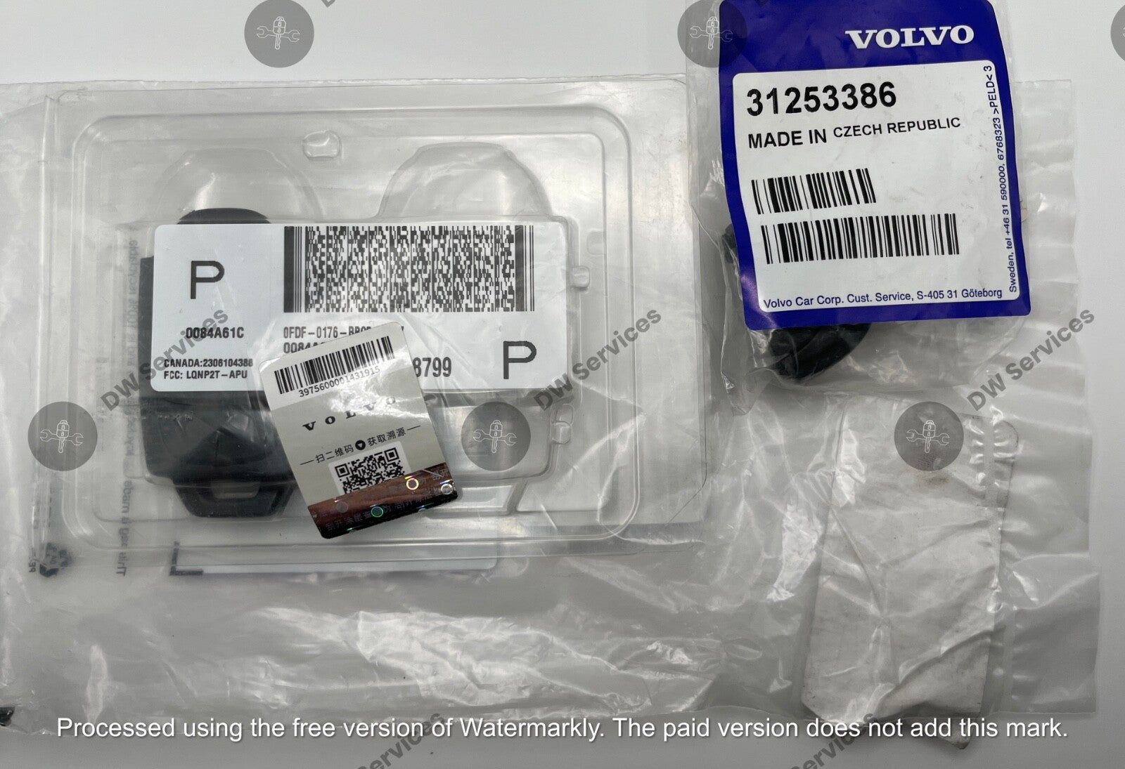 NEW! Genuine OEM VOLVO Remote flip Key FOB LQNP2T-APU S60 S80 XC90 V70 XC70 XC90