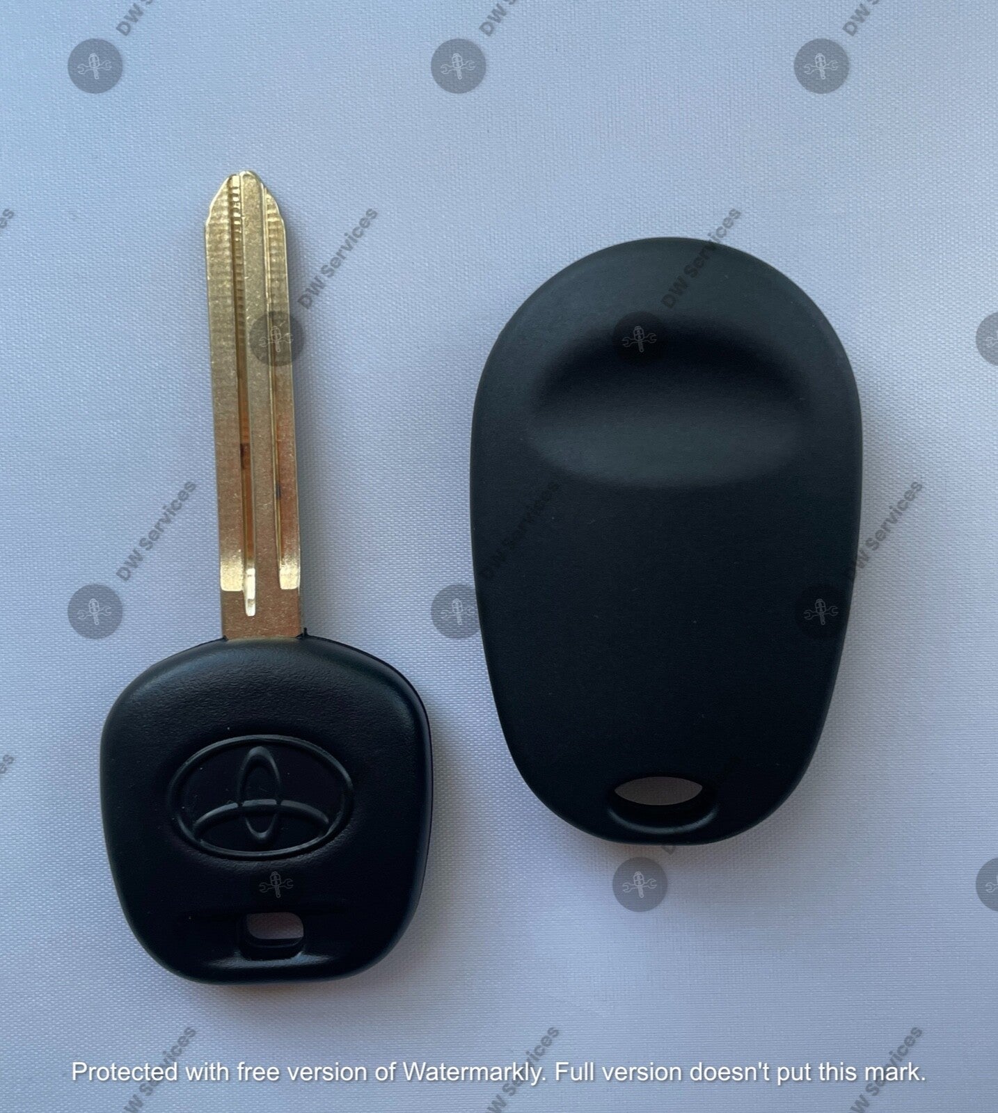 NEW! Toyota SIENNA keyless entry remote FOB GQ43VT20T & Transponder KEY 4D67 DOT