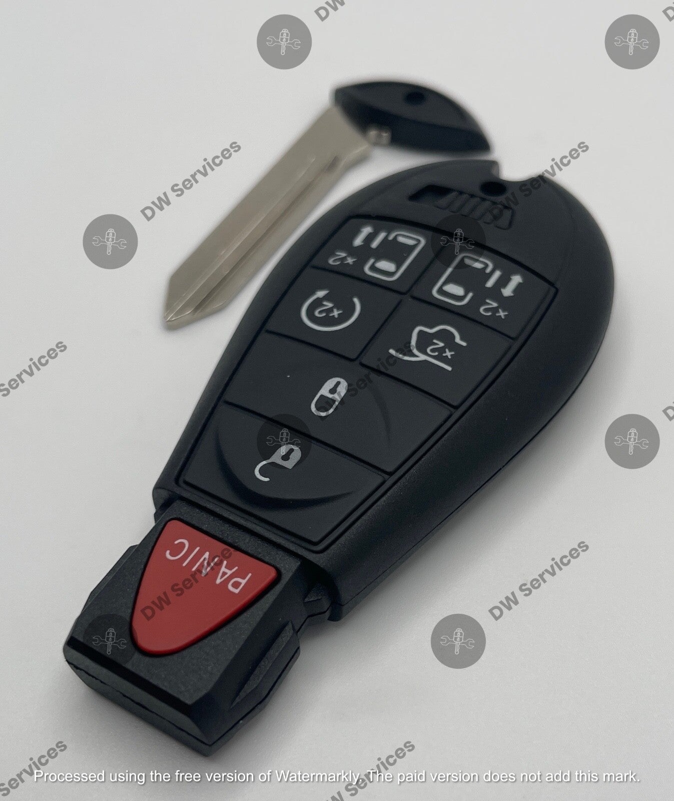 NEW! Chrysler Town & Country 2008-2016 remote key fob KEYLESS GO FOBIK IYZ-C01C