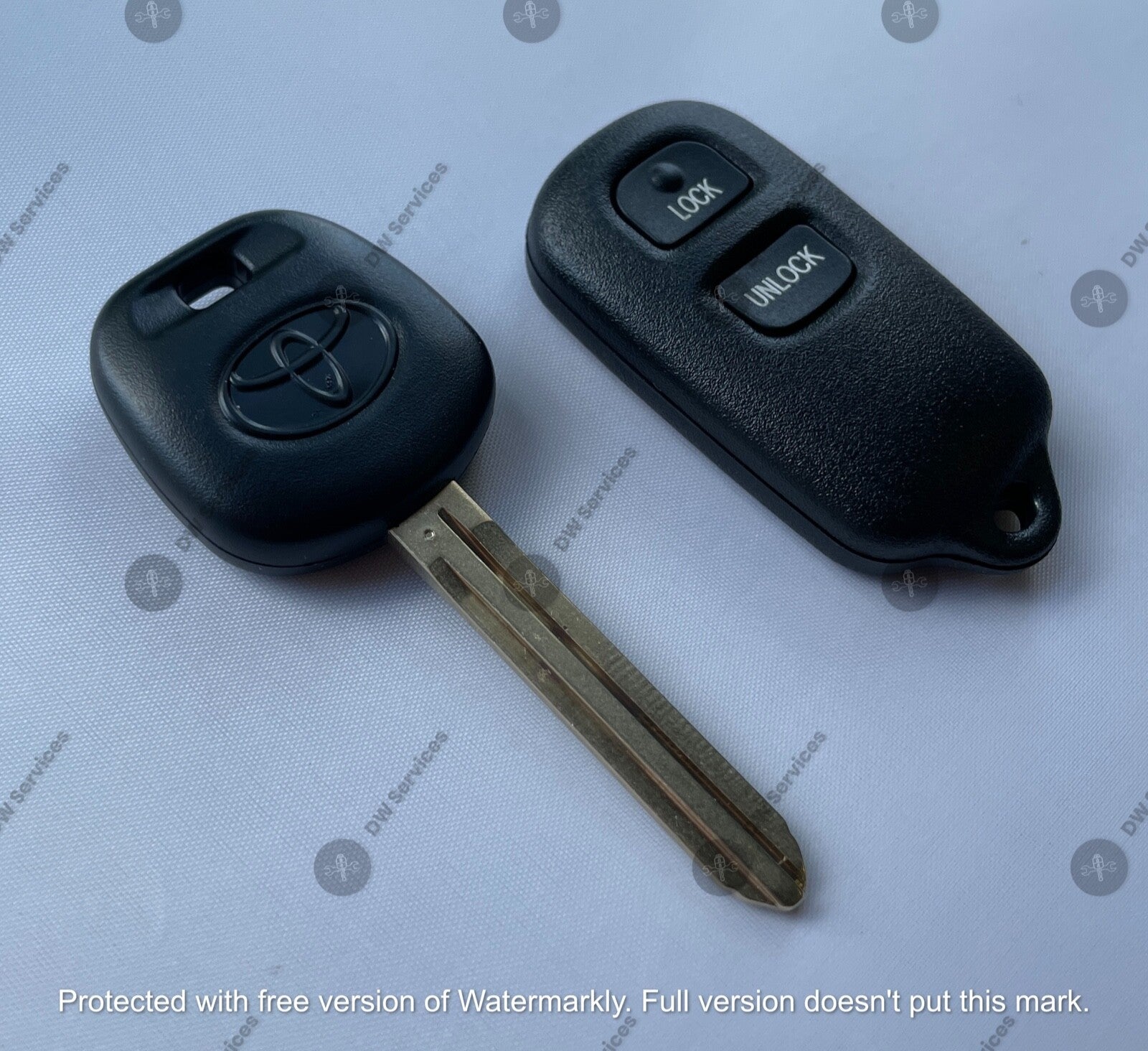 NEW! Toyota keyless entry remote FOB GQ43VT14T & Transponder KEY 4D67DOT COROLLA