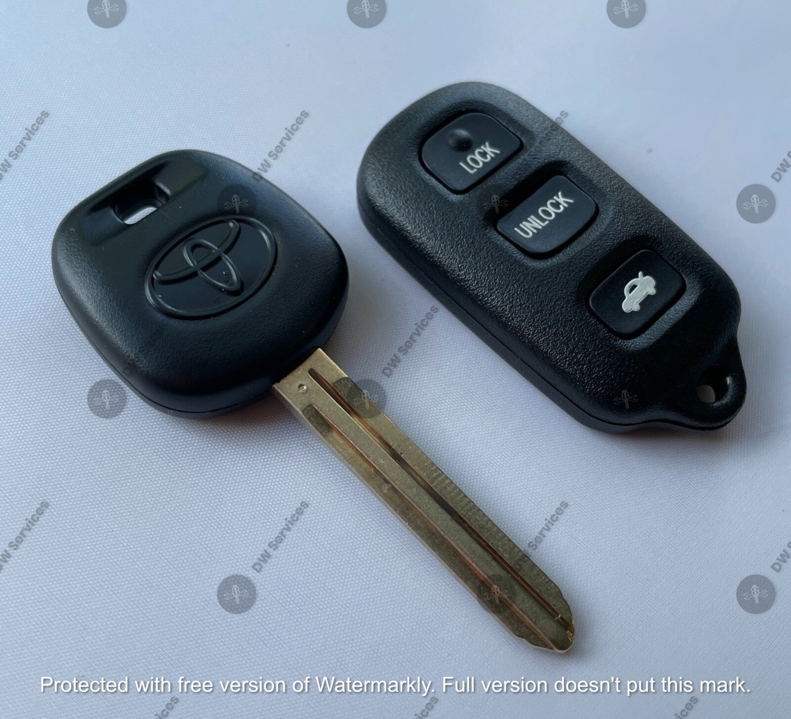 NEW! Toyota keyless entry remote FOB GQ43VT14T & Transponder KEY 4D67 DOT MATRIX
