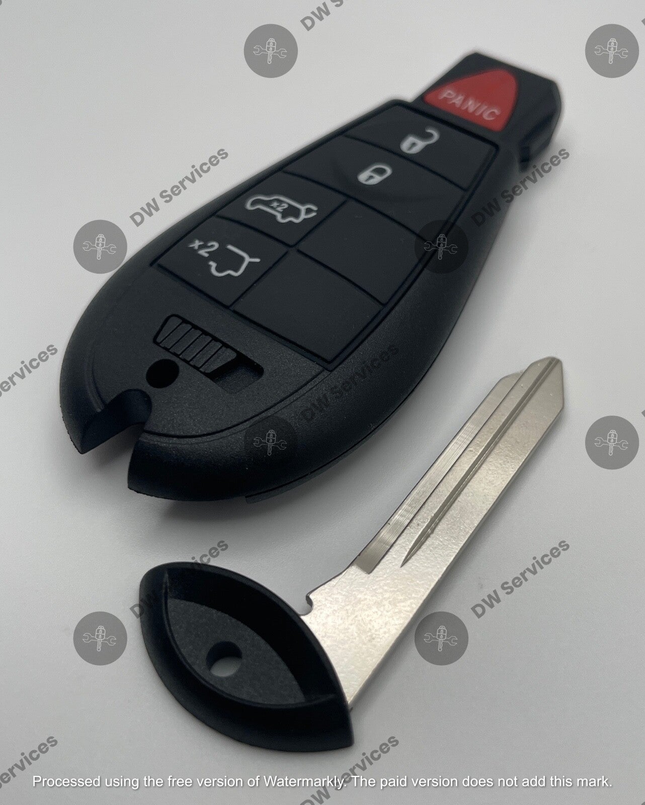NEW! Jeep Grand Cherokee / Commander  remote key fob FOBIK IYZ-C01C / 68066849AA