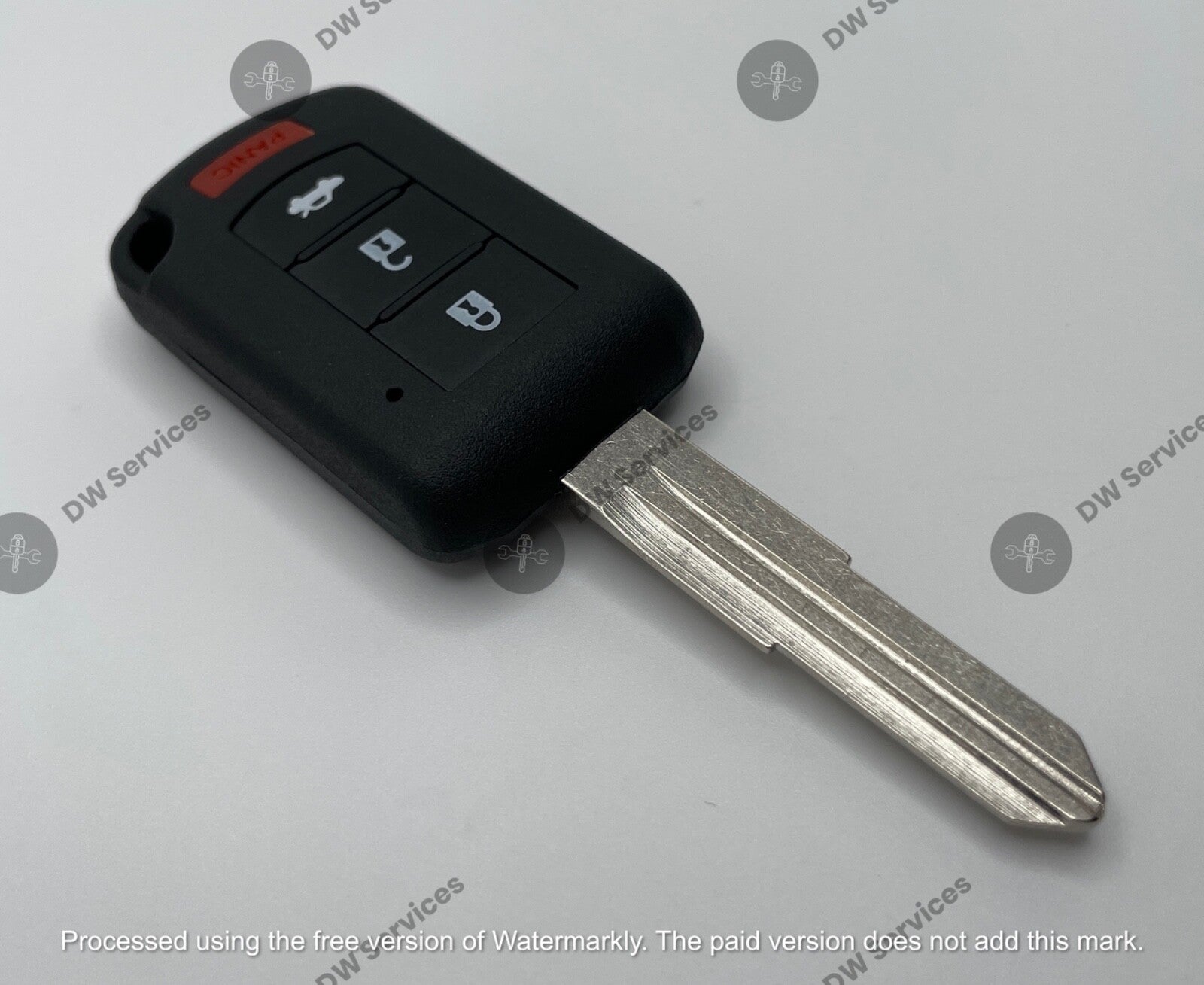 NEW! Mitsubishi LANCER 2015- 2017 3-button remote head key Fob OUCJ166N 6370B945