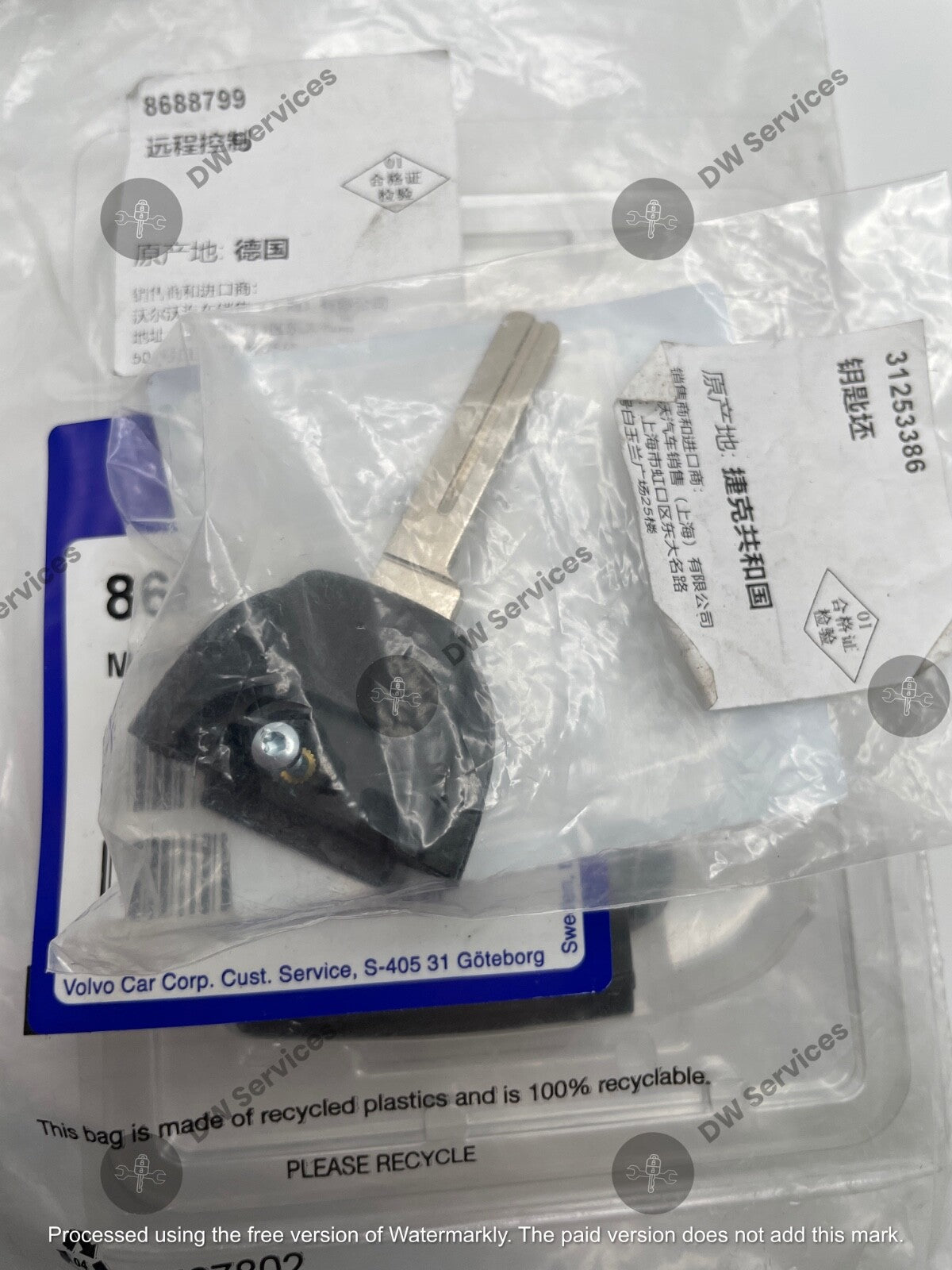 NEW! Genuine OEM VOLVO Remote flip Key FOB LQNP2T-APU S60 S80 XC90 V70 XC70 XC90