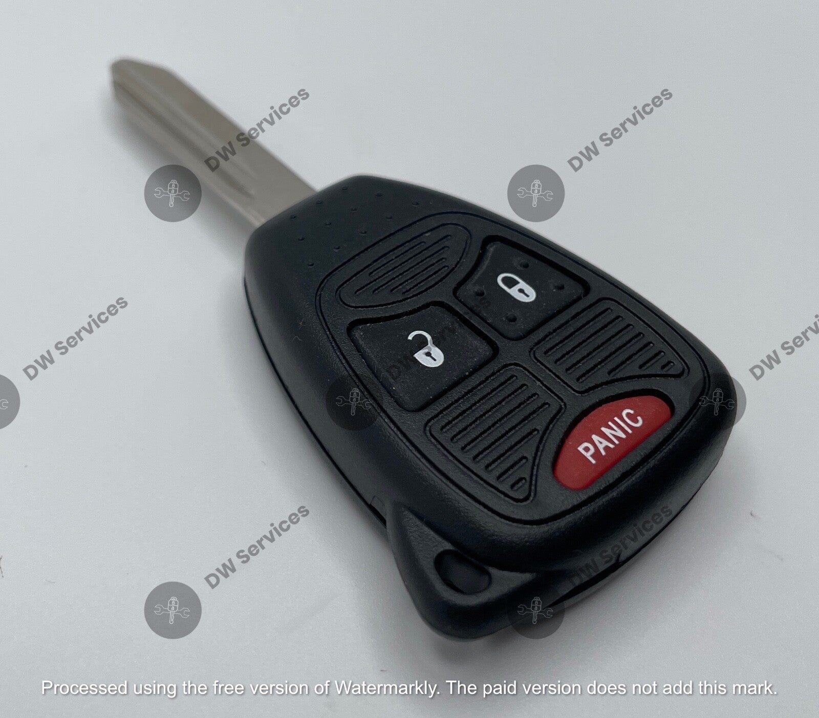 NEW! Chrysler 200/300/Aspen/PT Cruiser/Sebring remote head key FOB OHT692427AA