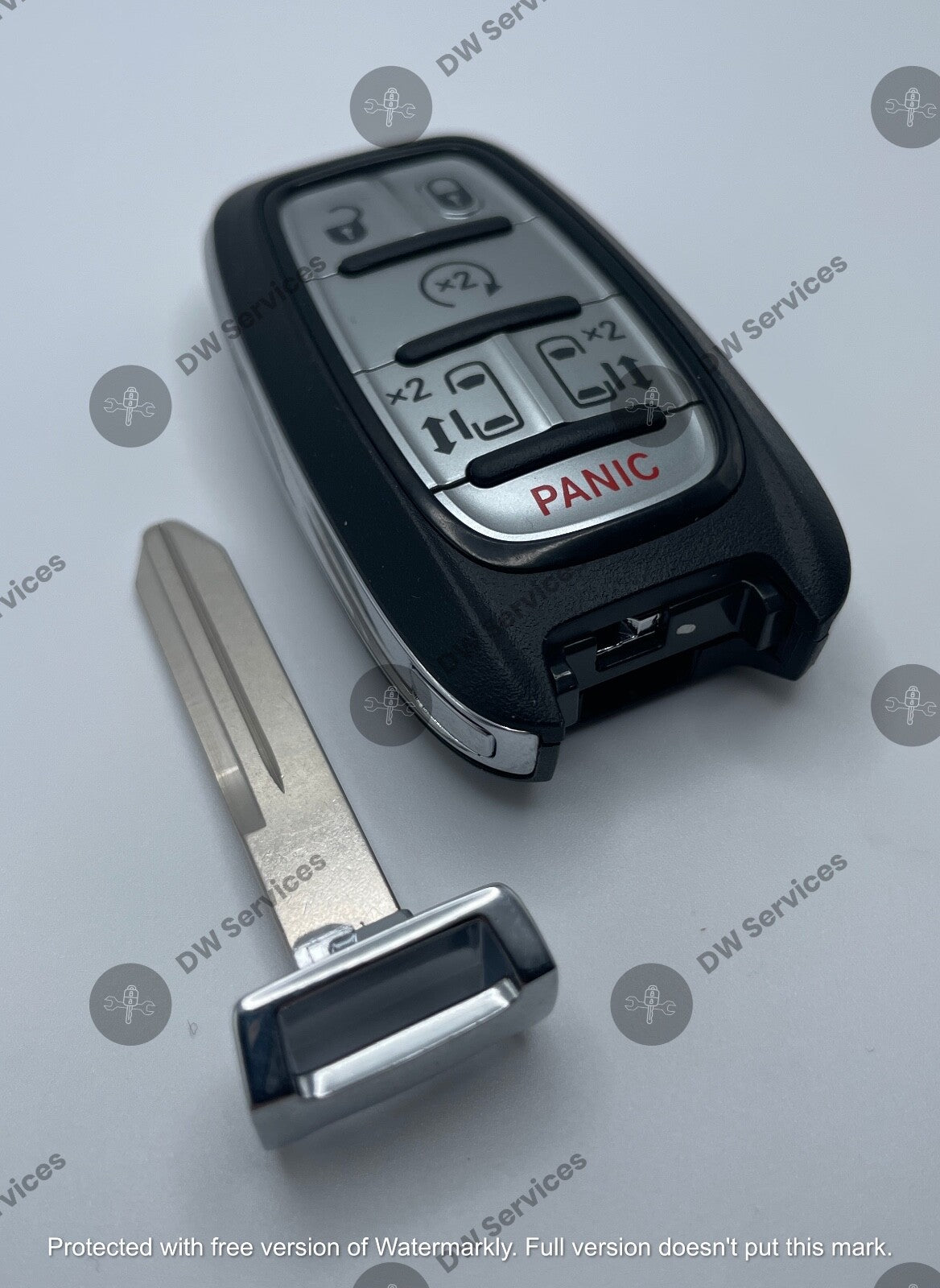 NEW! GENUINE OEM Chrysler Pacifica / Voyager SMART key PROX remote M3N-97395900