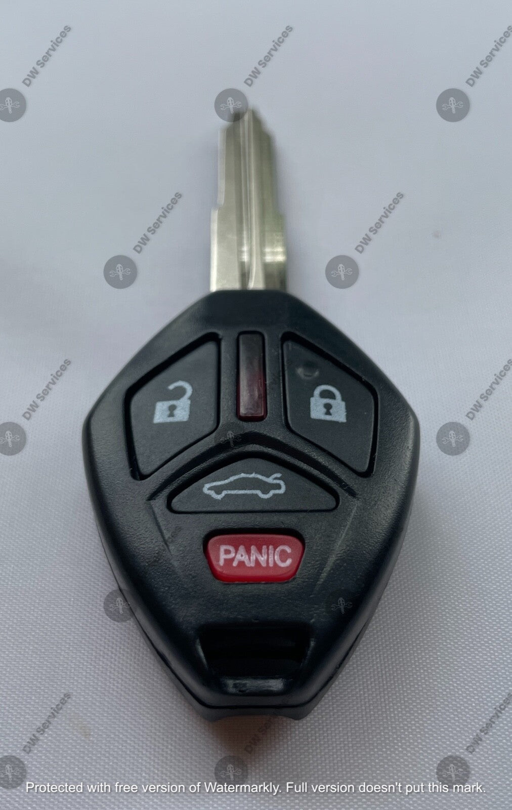 NEW! Mitsubishi 4 button remote head key UCG8D-620M-A Fob Eclipse Galant Chip 46