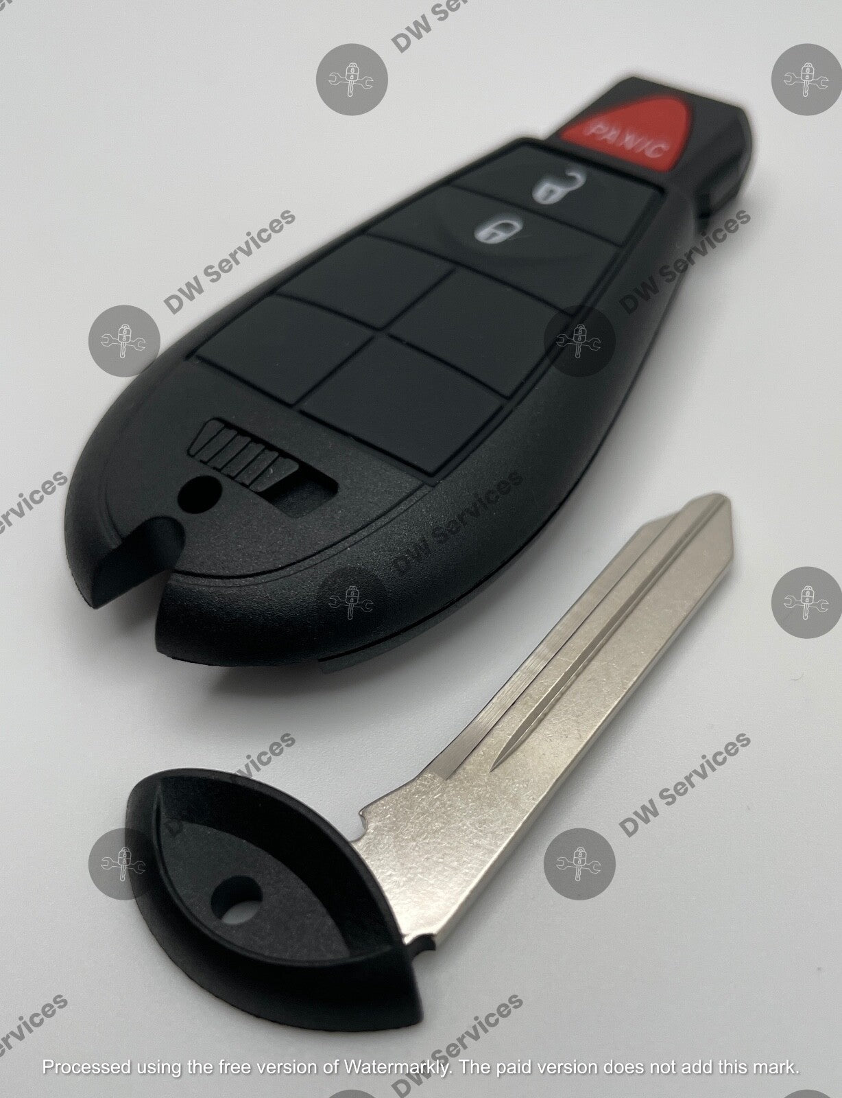 NEW! Chrysler Town & Country / 300 remote key fob FOBIK IYZ-C01C / M3N5WY783X