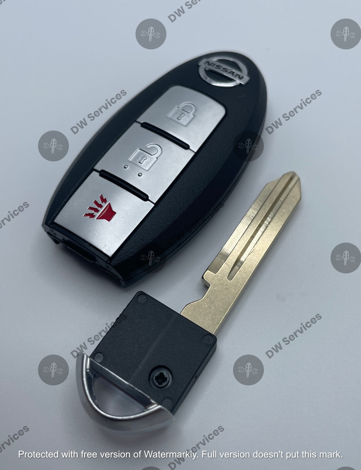 NEW! Nissan 3-button Proximity remote SMART key CWTWB1U808 Cube Juke Quest Versa