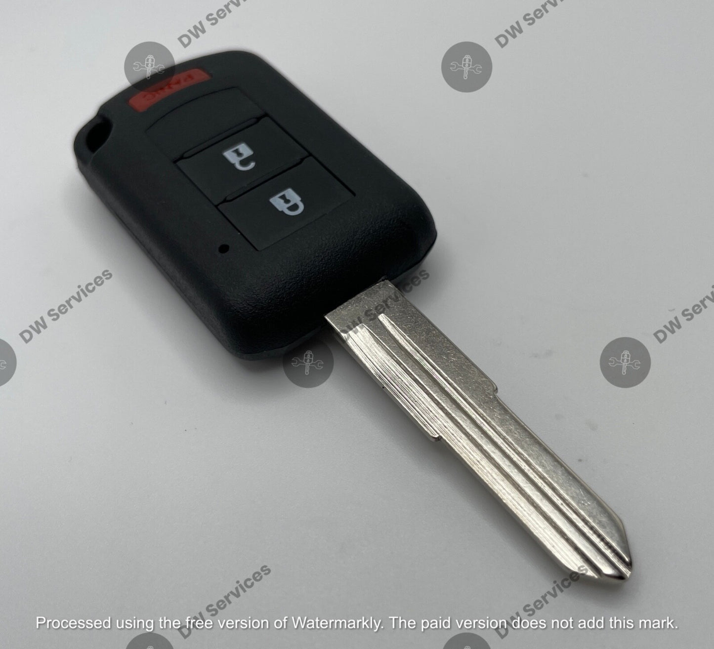 NEW! Mitsubishi LANCER / Outlander 3-button remote head key Fob OUCJ166N 6370B94