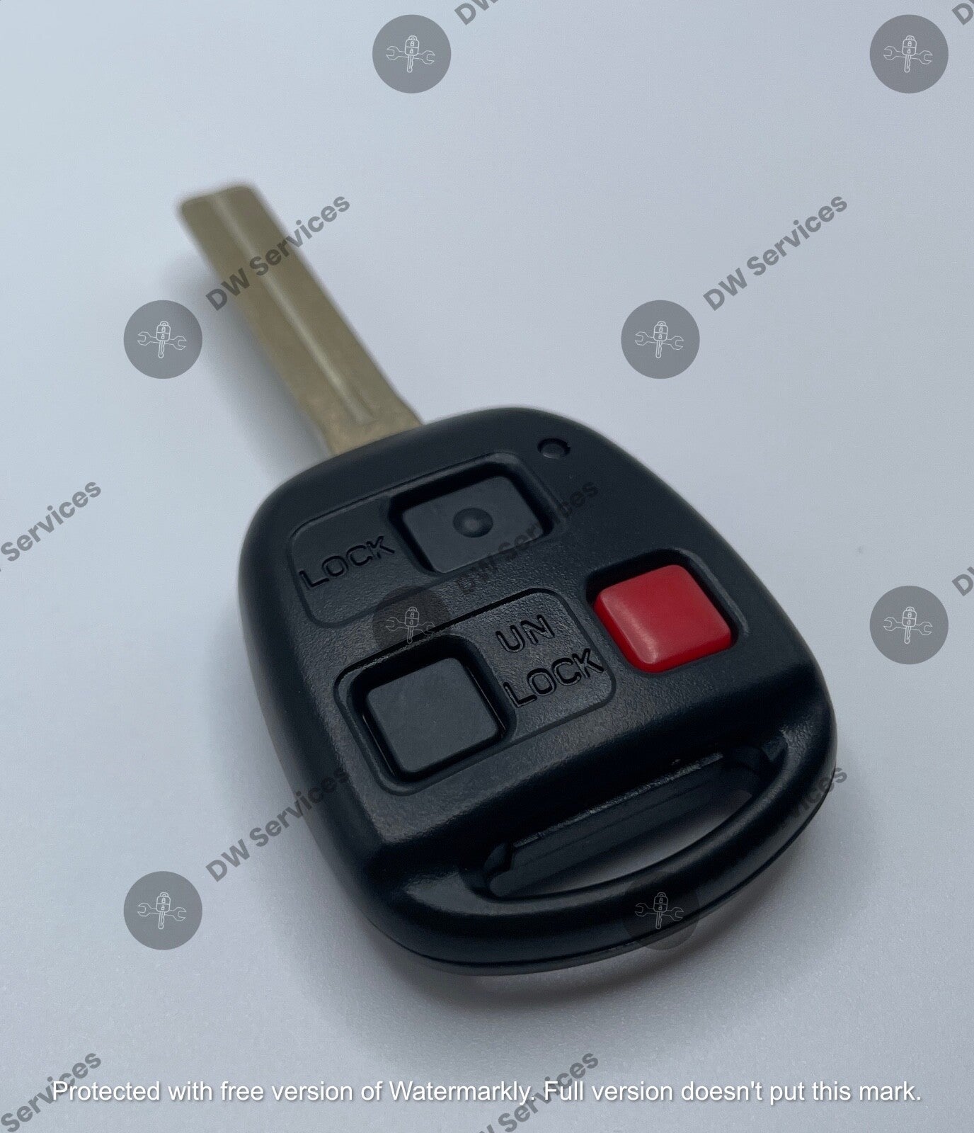 NEW! Lexus 3-button keyless entry remote head key fob HYQ1512V /4D68 GX470 LX470