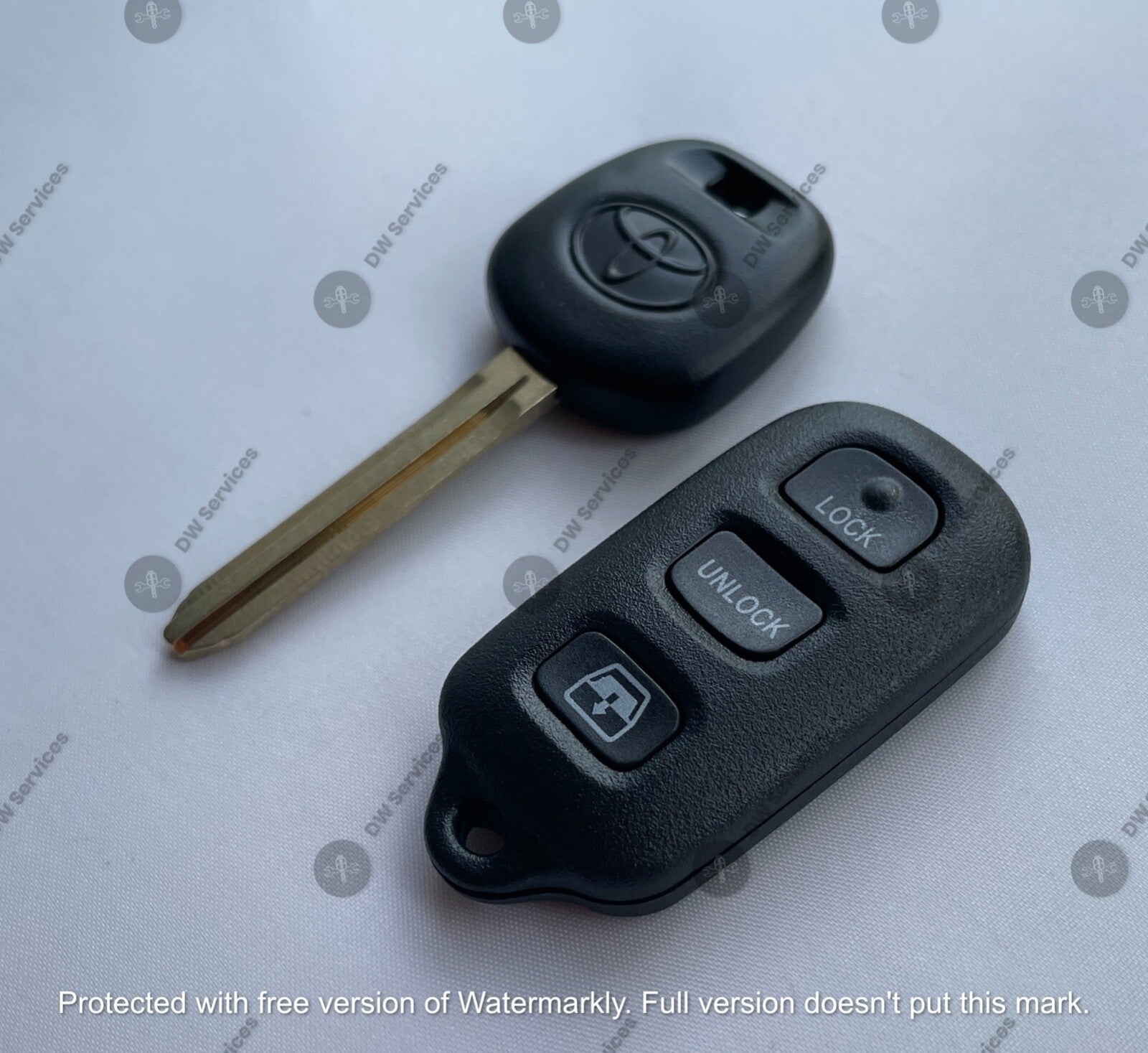 NEW! Toyota keyless entry remote FOB HYQ12BBX & Transponder KEY 4C Sequoia 4RUNN