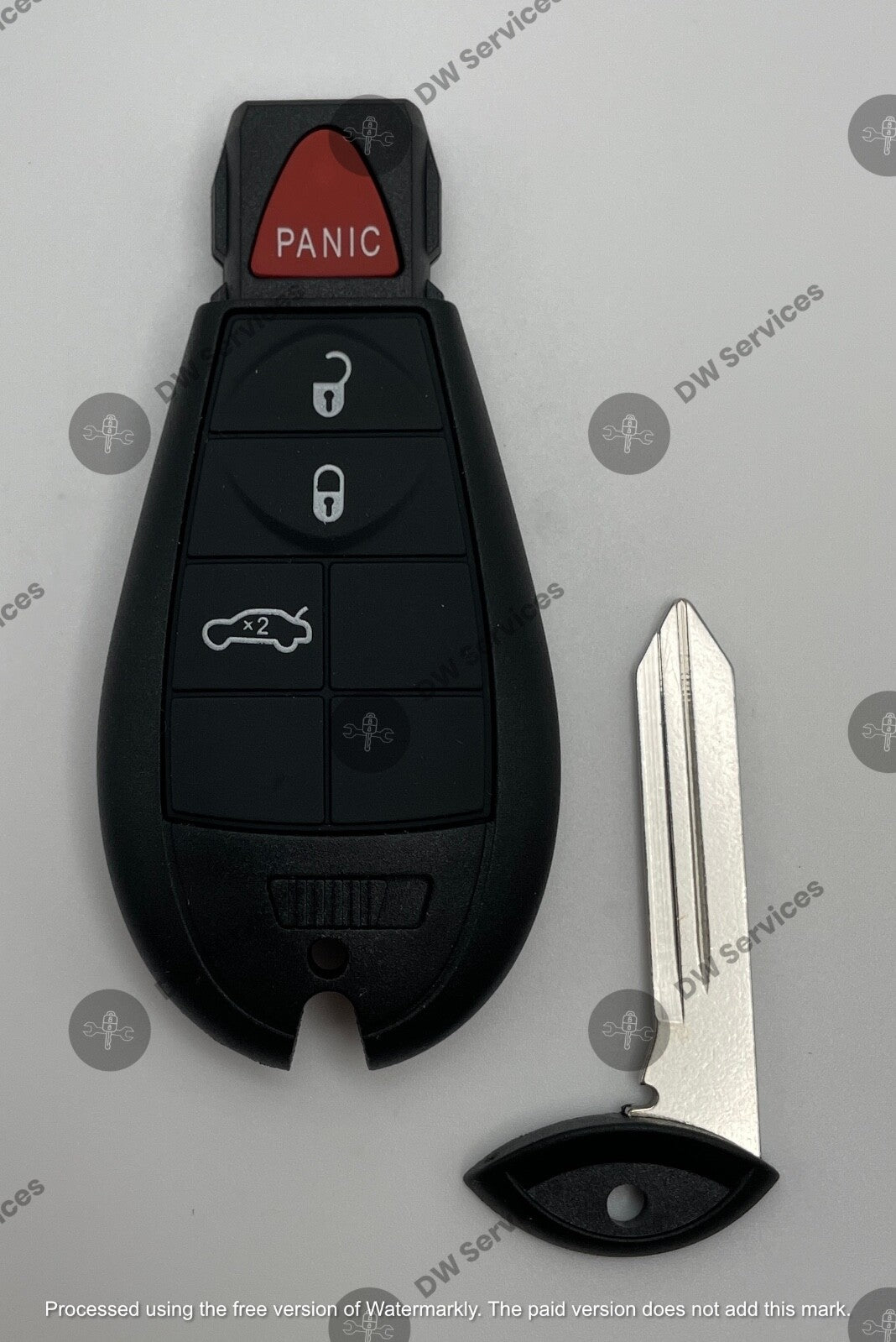 NEW! Chrysler 300 2008-2011 remote key fob KEYLESS GO FOBIK IYZ-C01C M3N5WY783X