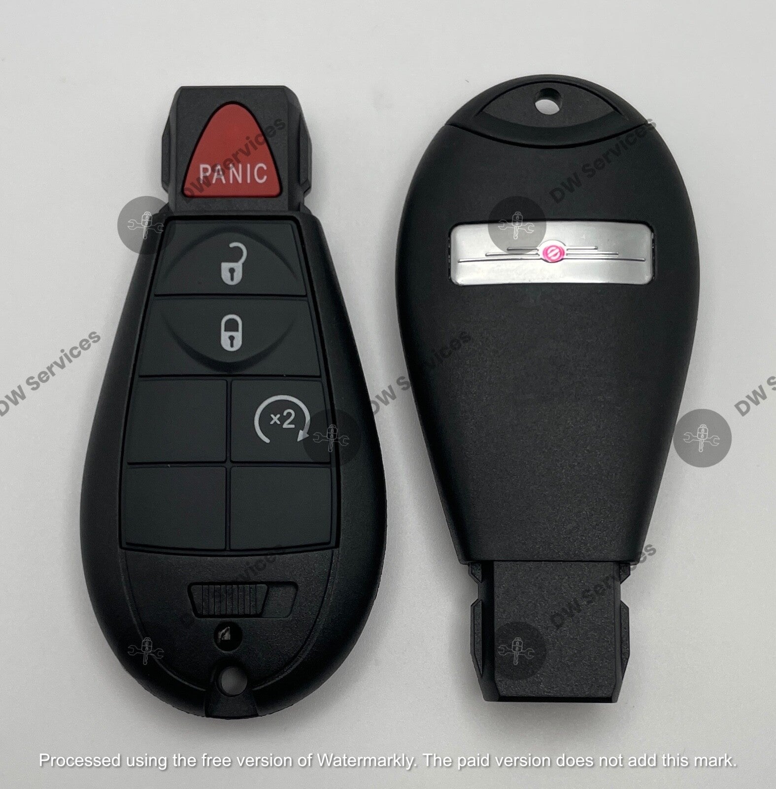 NEW! Chrysler Town & Country / 300 remote key fob FOBIK IYZ-C01C / M3N5WY783X