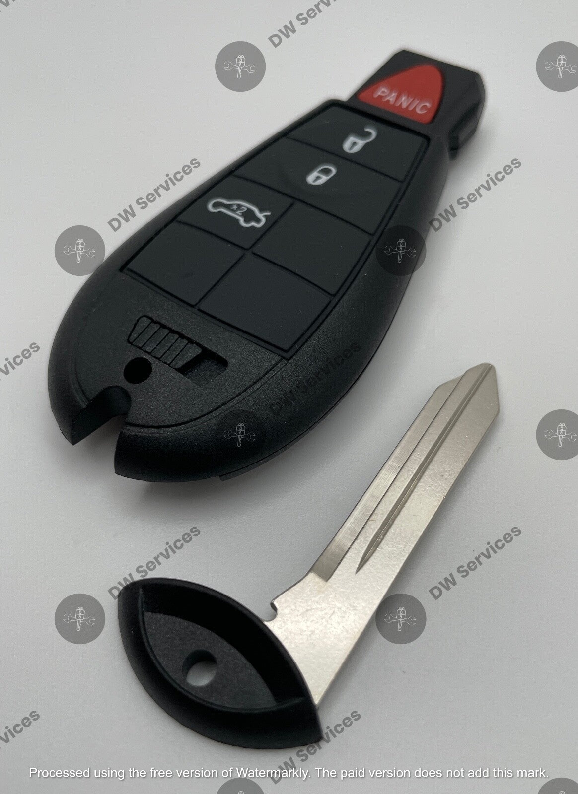 NEW! Chrysler 300 2008-2011 remote key fob KEYLESS GO FOBIK IYZ-C01C M3N5WY783X