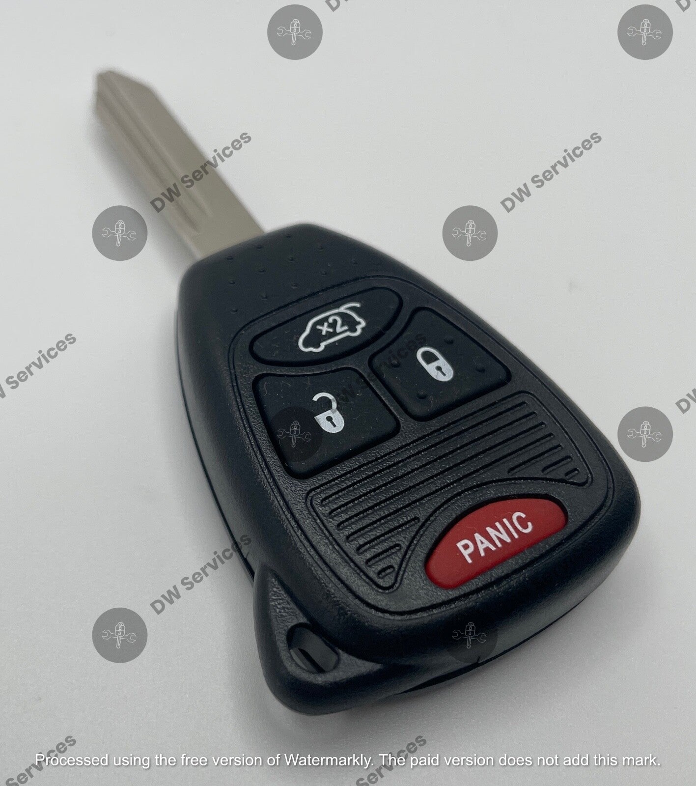 NEW! Chrysler 200 /300 /PT Cruiser/Aspen/Sebring remote head key FOB OHT692427AA