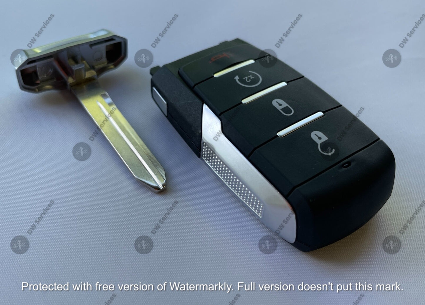 NEW Dodge RAM 1500 4-button SMART KEY PROXIMITY REMOTE FOB OHT-4882056