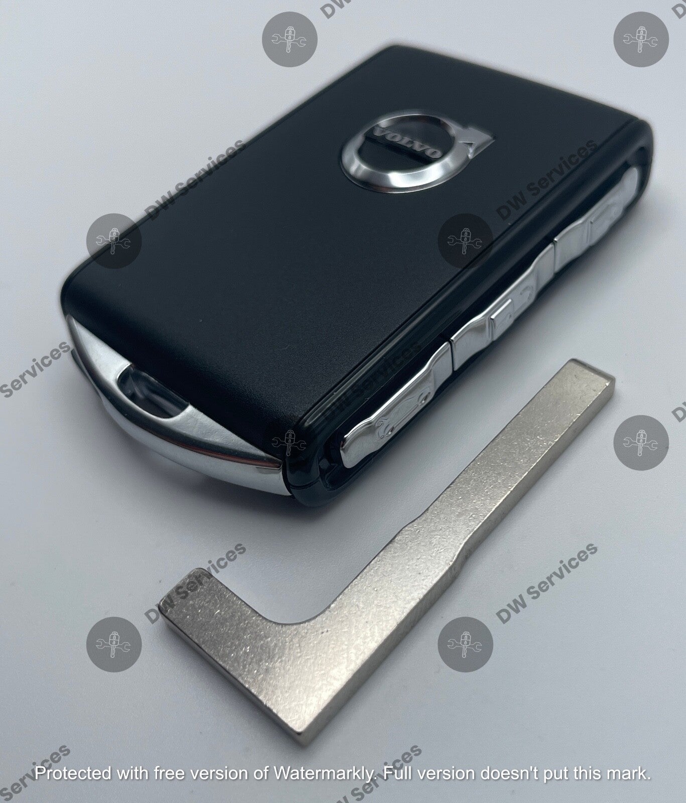 2x NEW! Genuine VOLVO Smart Proximity Key FOB YGOHUF8423  S90 V90 XC90 XC60 XC40
