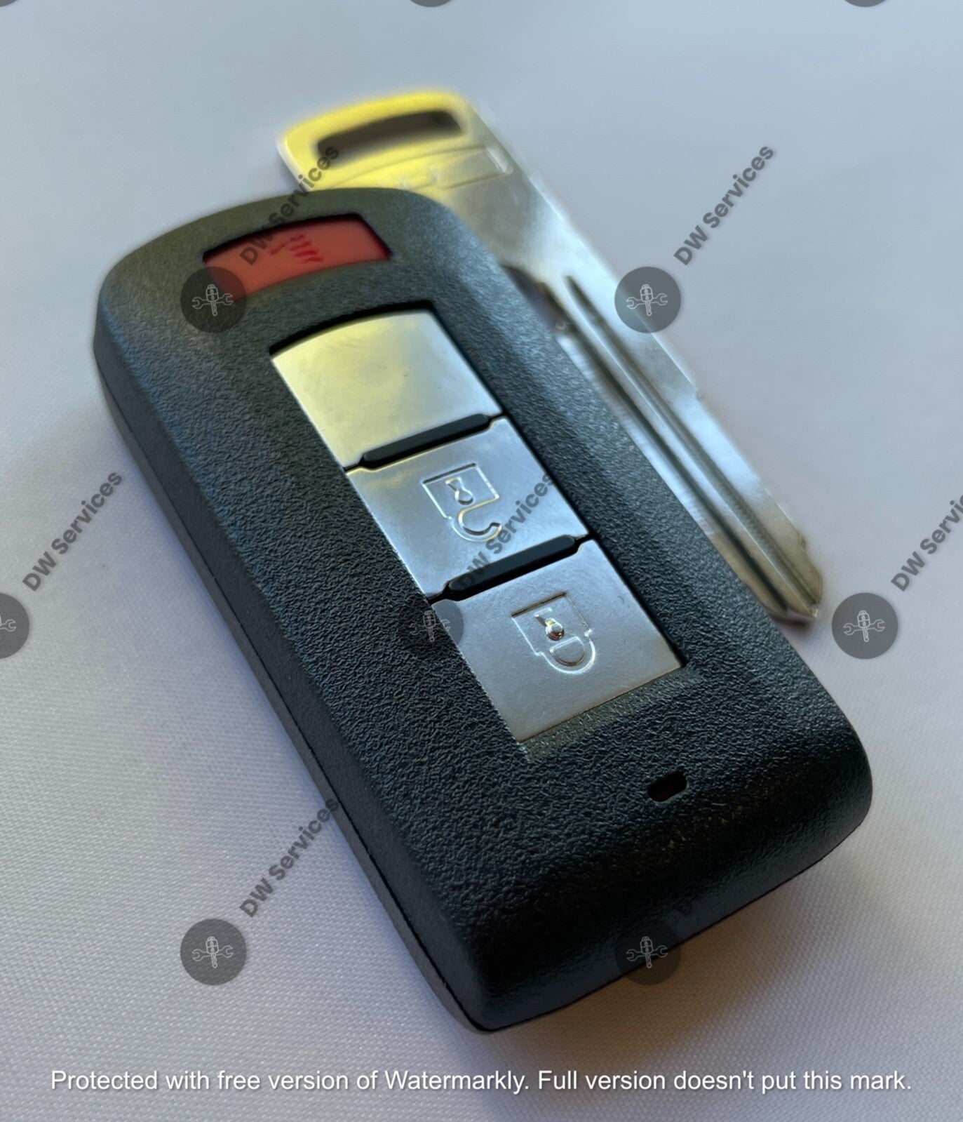 NEW! Mitsubishi 3-Button Proximity Smart Key OUC644M-KEY-N Outlander / Mirage