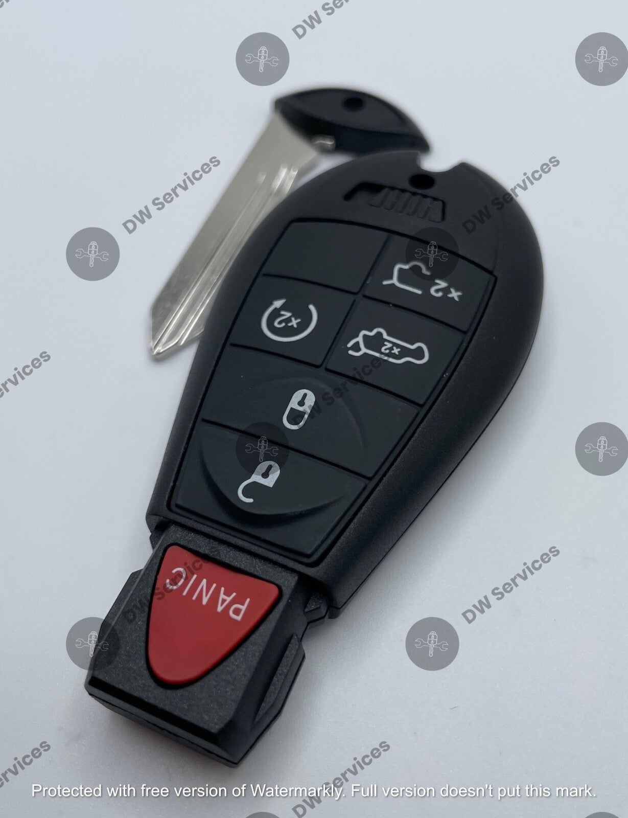 NEW! Jeep Grand Cherokee / Commander remote key fob FOBIK M3N5WY783X, IYZ-C01C