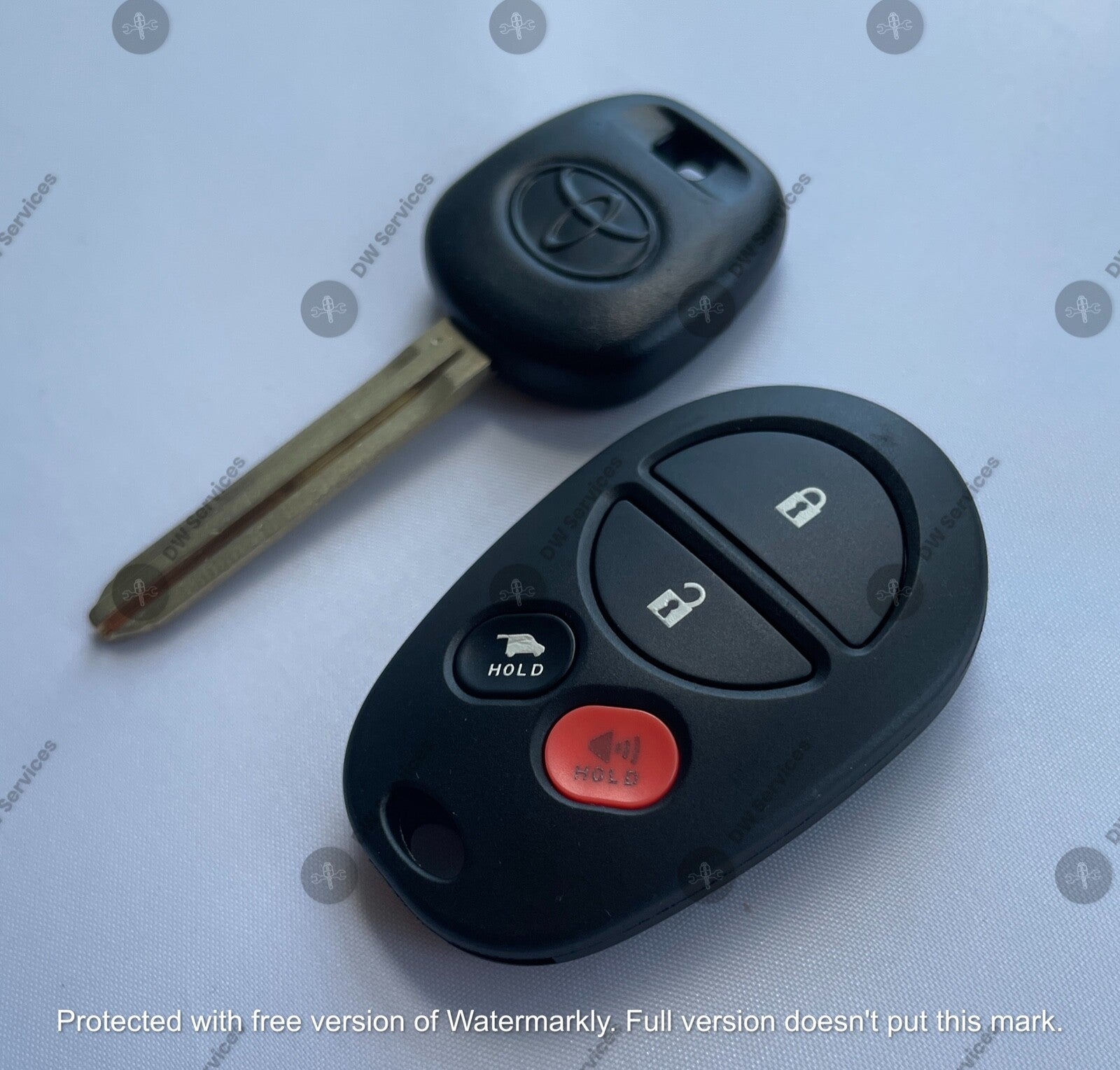 NEW! Toyota SEGUOIA keyless entry remote FOB GQ43VT20T & Transponder KEY 4D67DOT