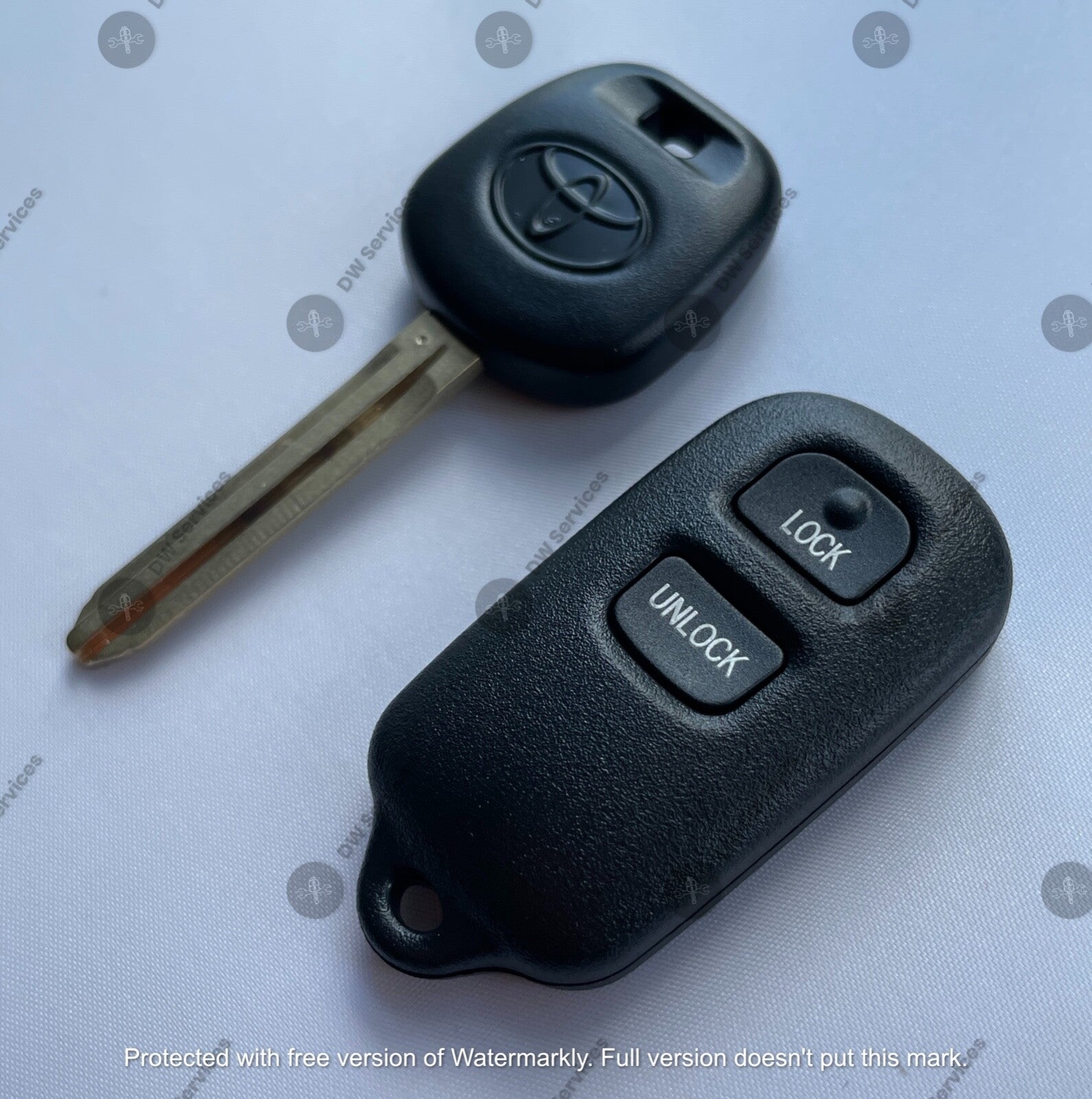 NEW! Toyota keyless entry remote FOB GQ43VT14T & Transponder KEY 4D67DOT COROLLA