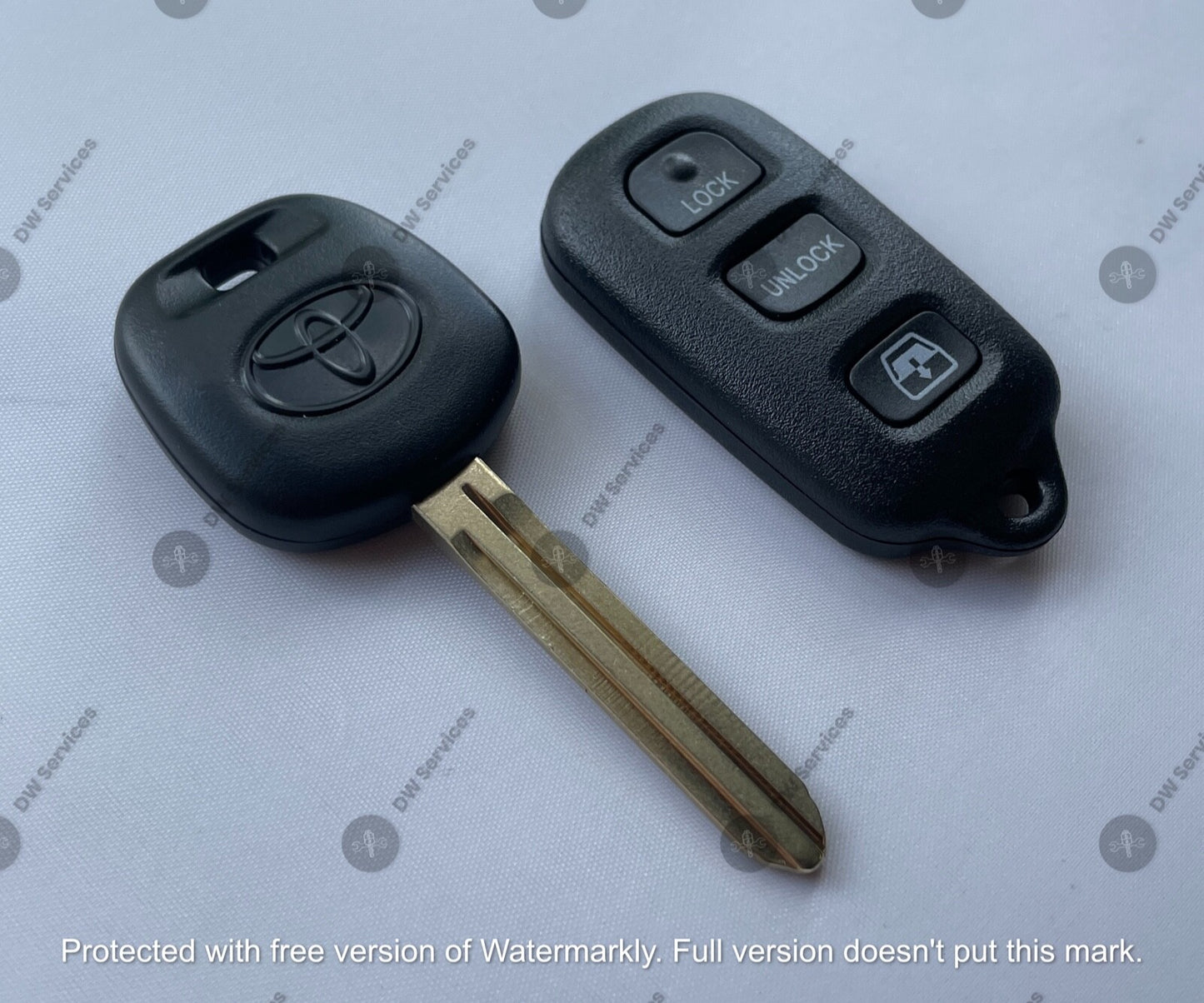 NEW! Toyota keyless entry remote FOB HYQ12BBX & Transponder KEY 4C Sequoia 4RUNN