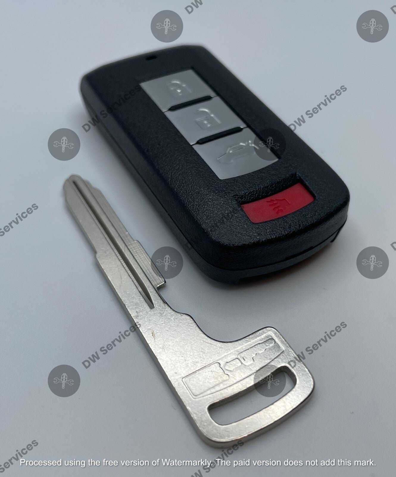 NEW! Mitsubishi Mirage 16-20 keyless entry Proximity Smart Key OUC003M 8637B424