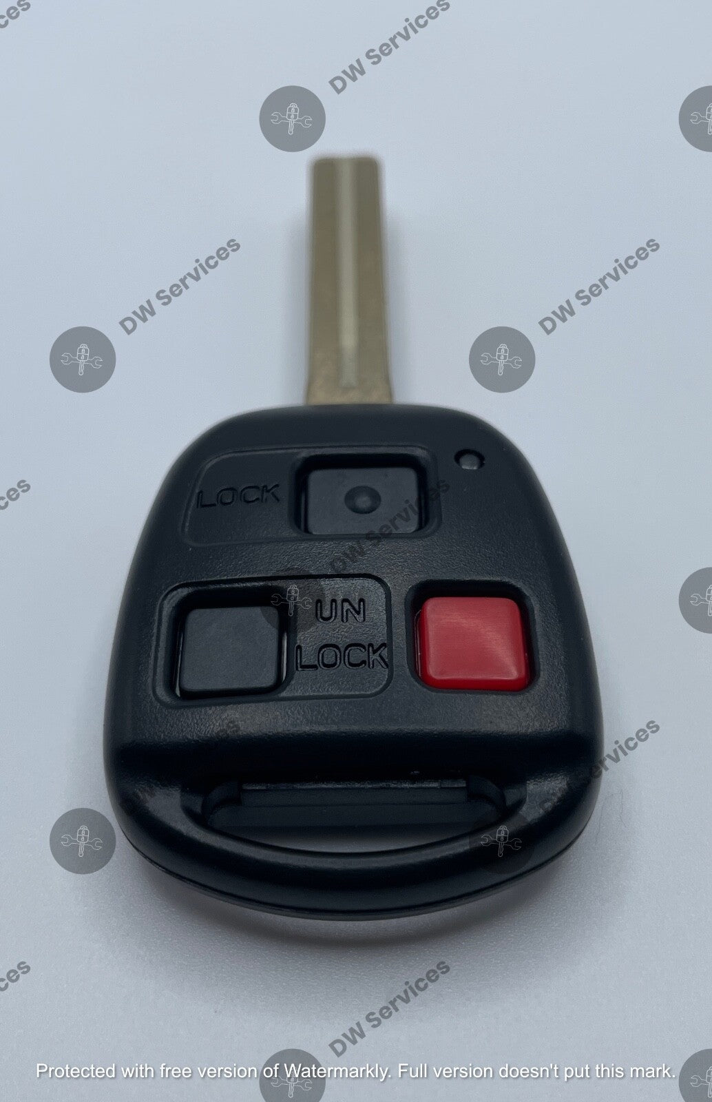 NEW! Lexus 3-button keyless entry remote head key fob HYQ1512V /4D68 GX470 LX470