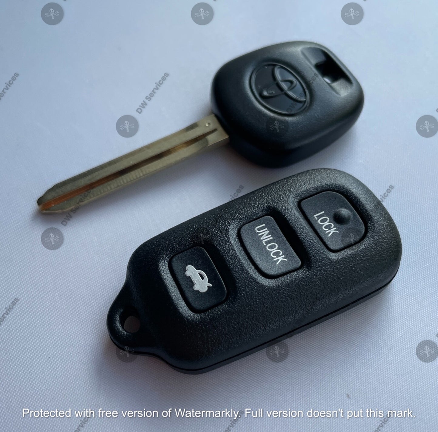 NEW! Toyota keyless entry remote FOB GQ43VT14T & Transponder KEY 4D67 DOT MATRIX