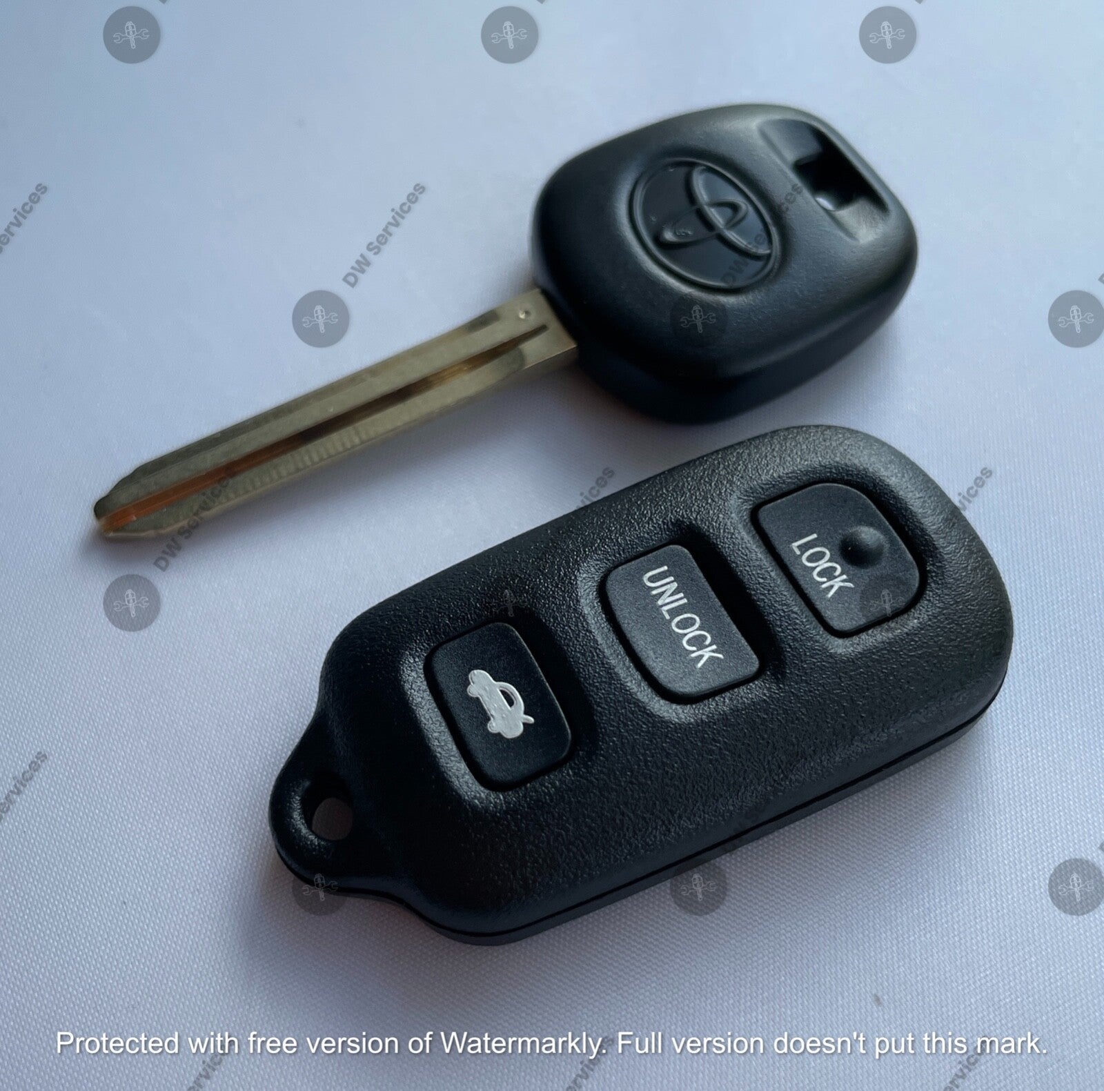 NEW! Toyota keyless entry remote FOB GQ43VT14T & Transponder KEY 4D67 DOT MATRIX