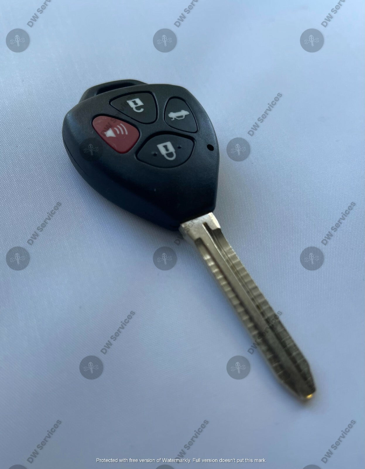 NEW! Toyota 4 button remote head key fob GQ4-29T - G CHIP Corolla Venza