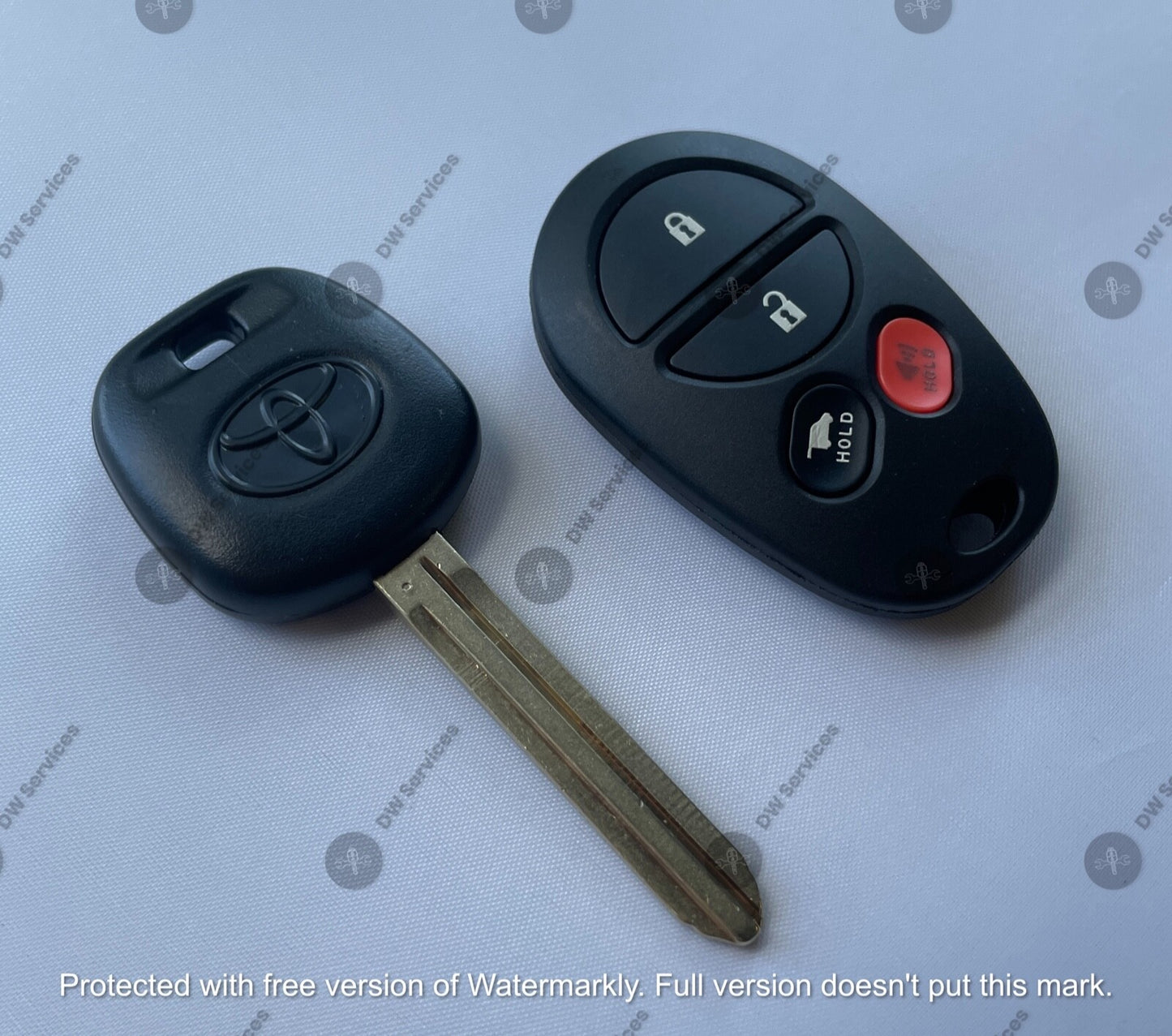 NEW! Toyota SEGUOIA keyless entry remote FOB GQ43VT20T & Transponder KEY 4D67DOT