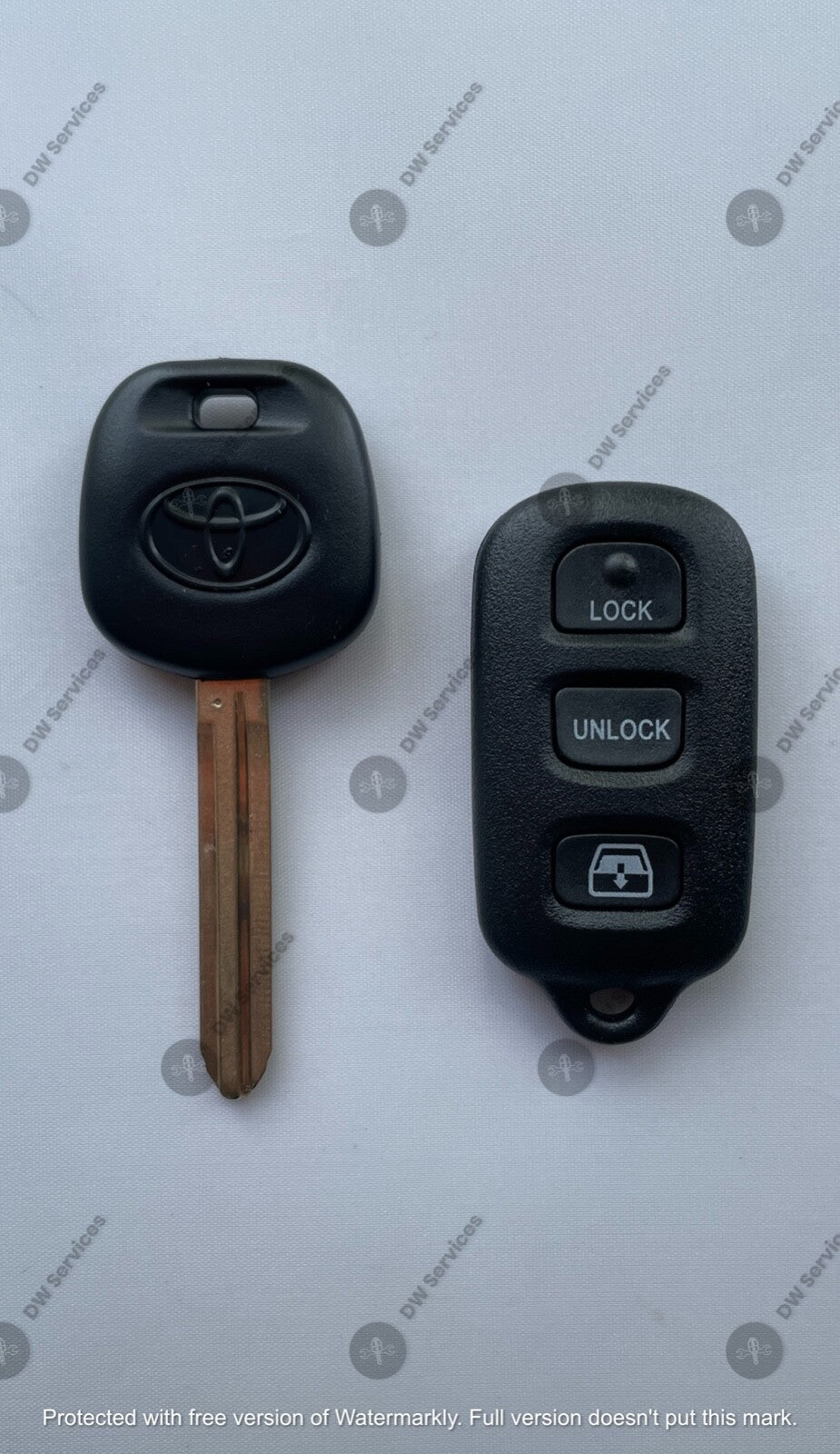 NEW! Toyota keyless entry remote FOB HYQ12BBX & Transponder KEY DOT Sequoia 4RUN