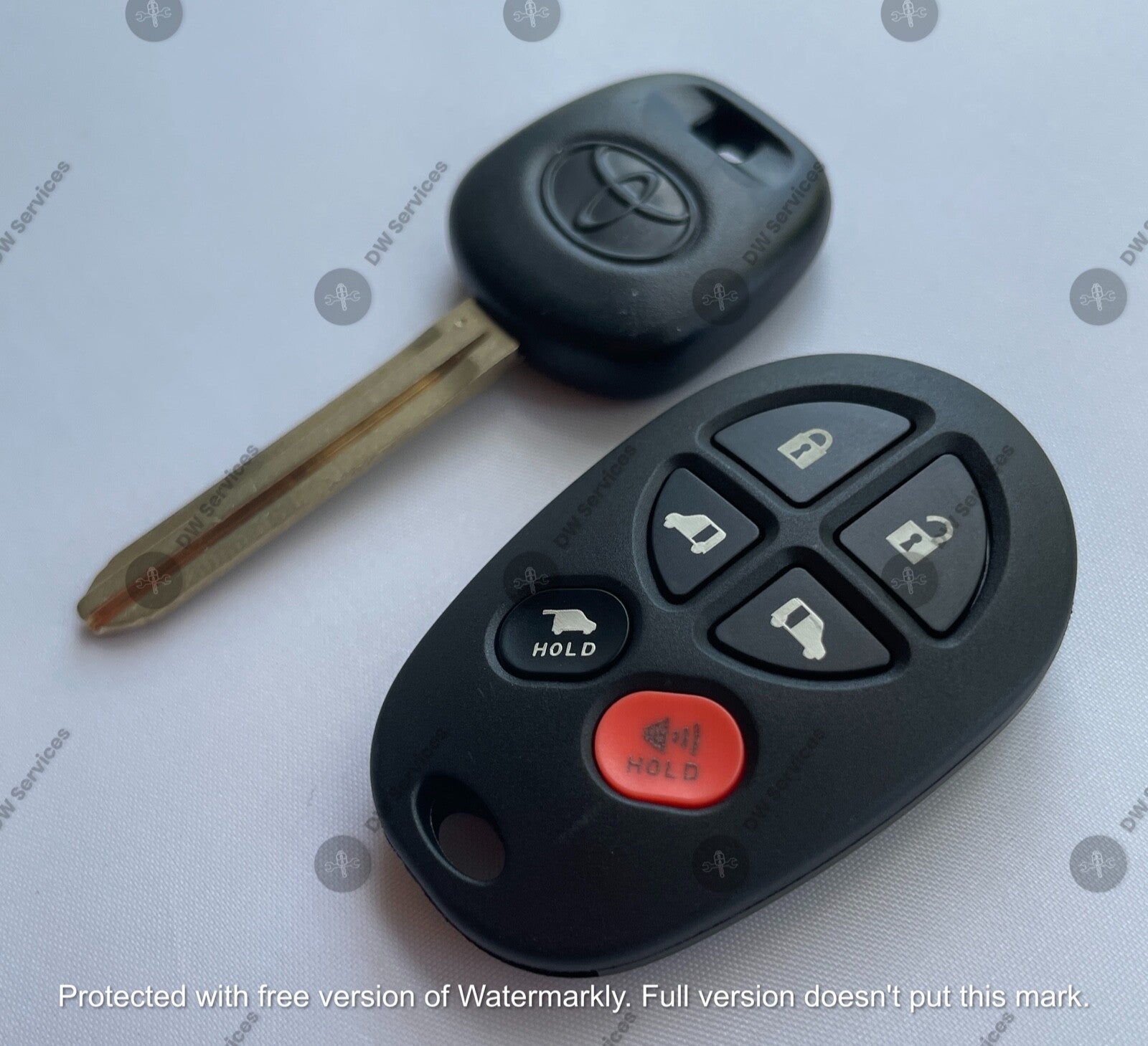 NEW! Toyota SIENNA keyless remote FOB GQ43VT20T & Transponder KEY 4D67 DOT HATCH