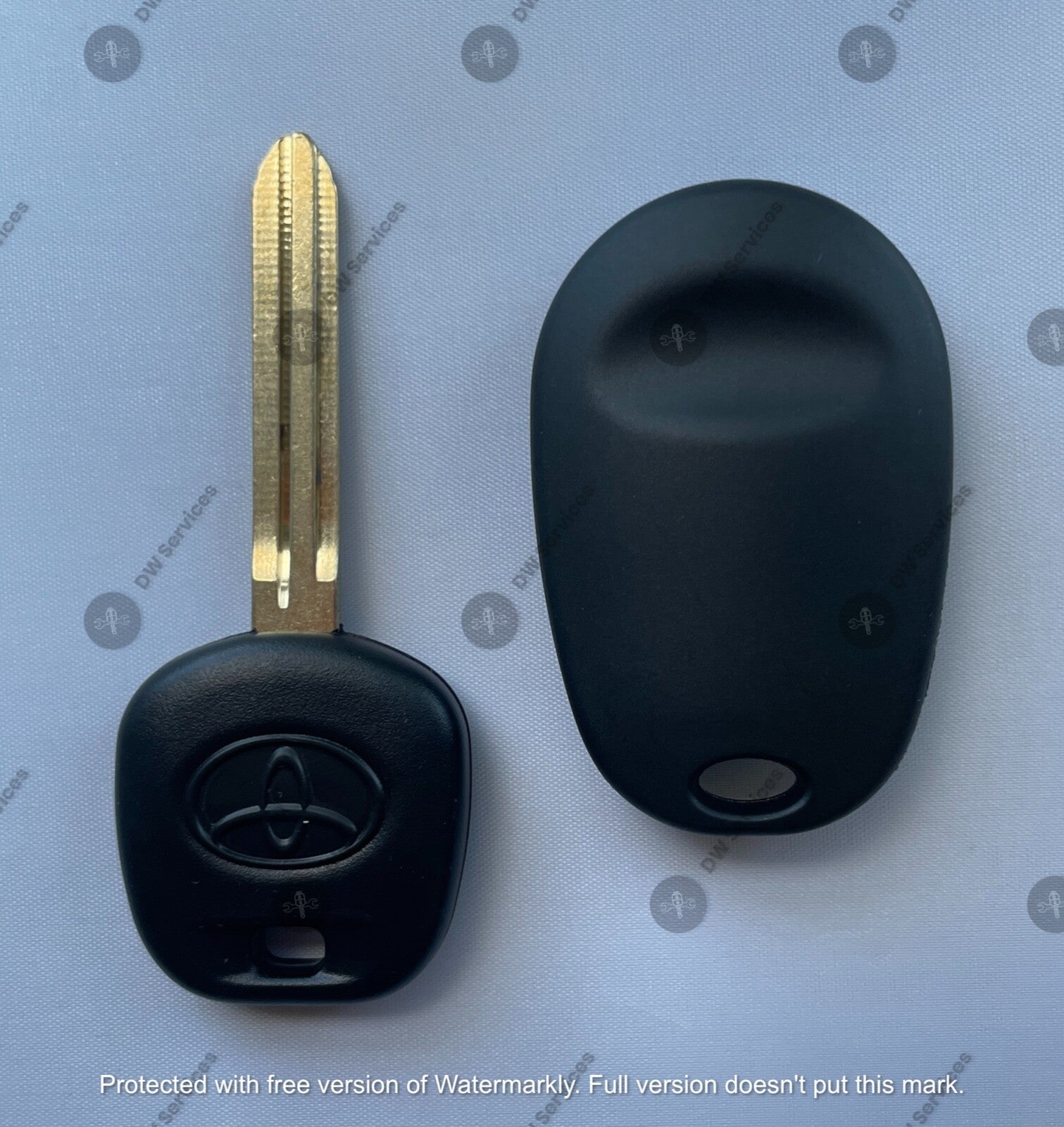 NEW! Toyota SEGUOIA keyless entry remote FOB GQ43VT20T & Transponder KEY 4D67DOT
