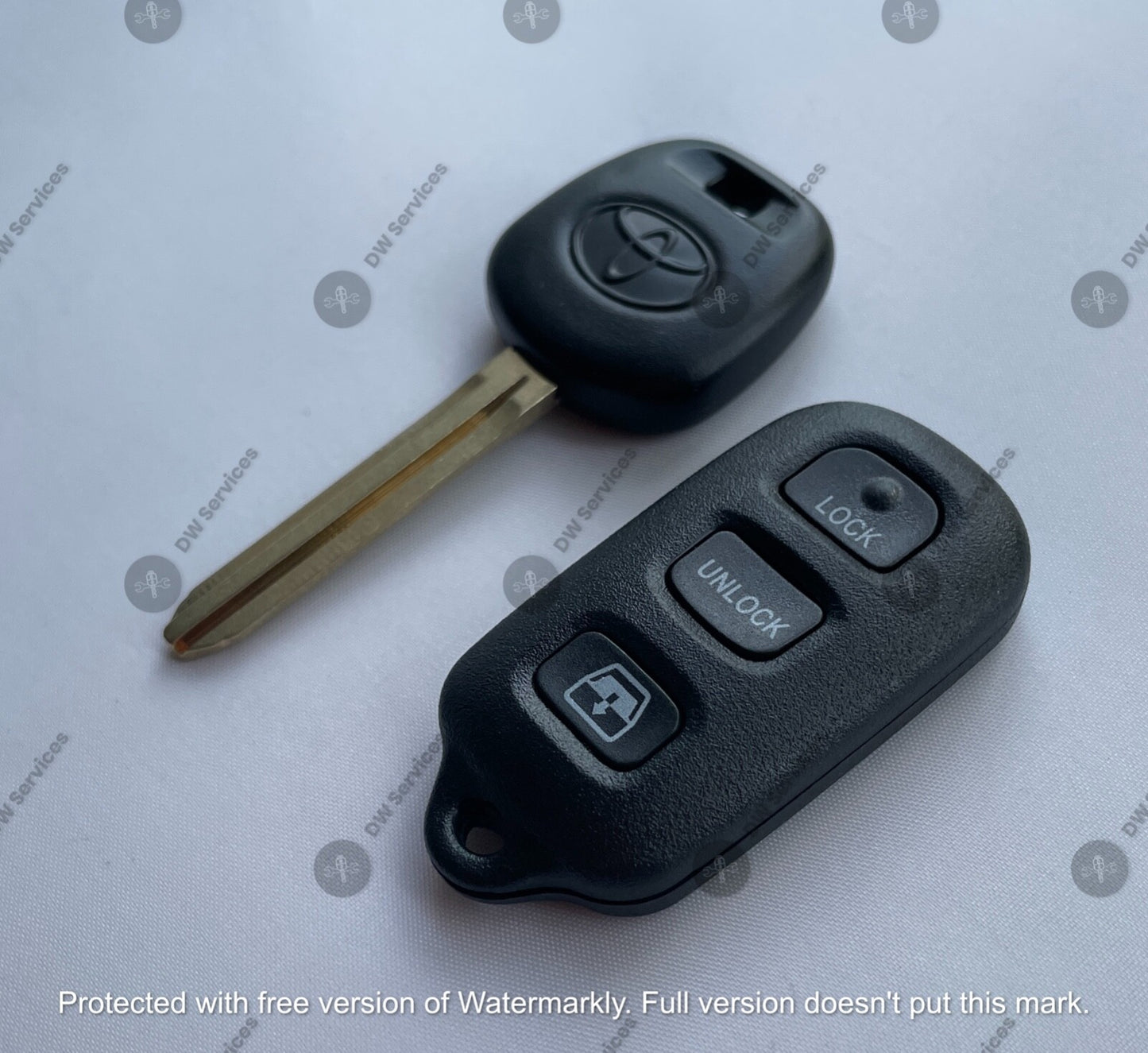 NEW! Toyota keyless entry remote FOB HYQ12BBX & Transponder KEY 4C Sequoia 4RUNN