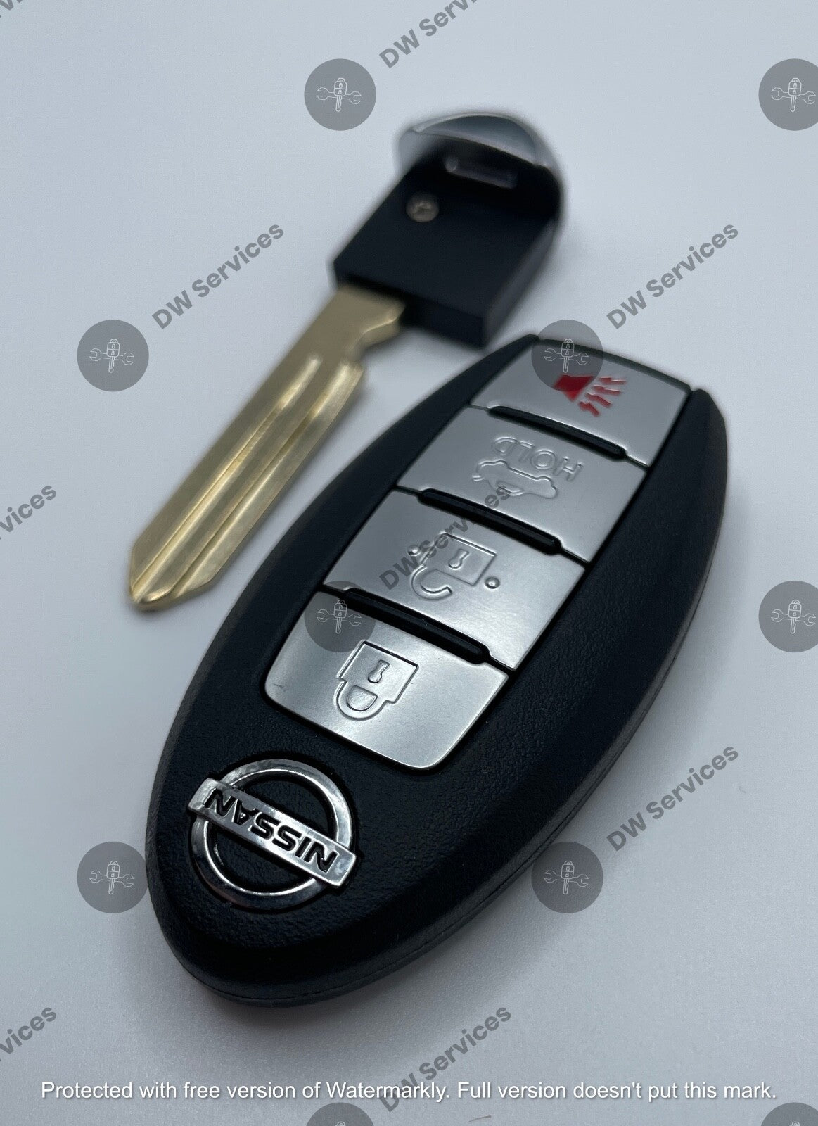 NEW! Nissan SENTRA / VERSA 4-button Proximity remote SMART key CWTWB1U840